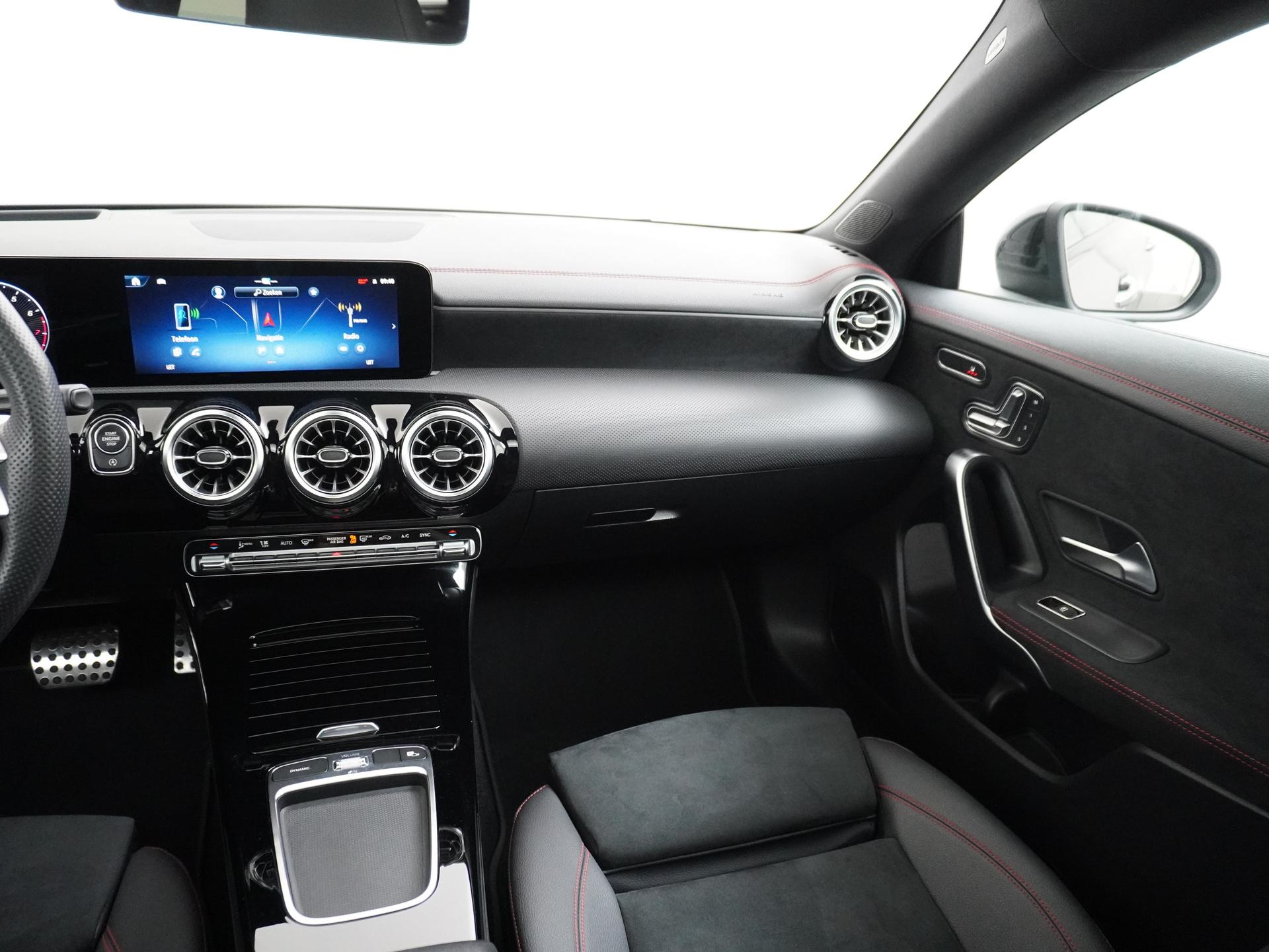 Mercedes-Benz CLA-Klasse Shooting Brake 180 Star Edition AMG Line Plus 28