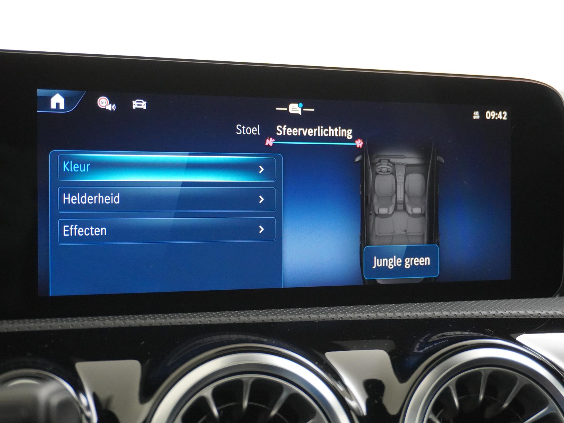 Mercedes-Benz CLA-Klasse Shooting Brake 180 Star Edition AMG Line Plus 44