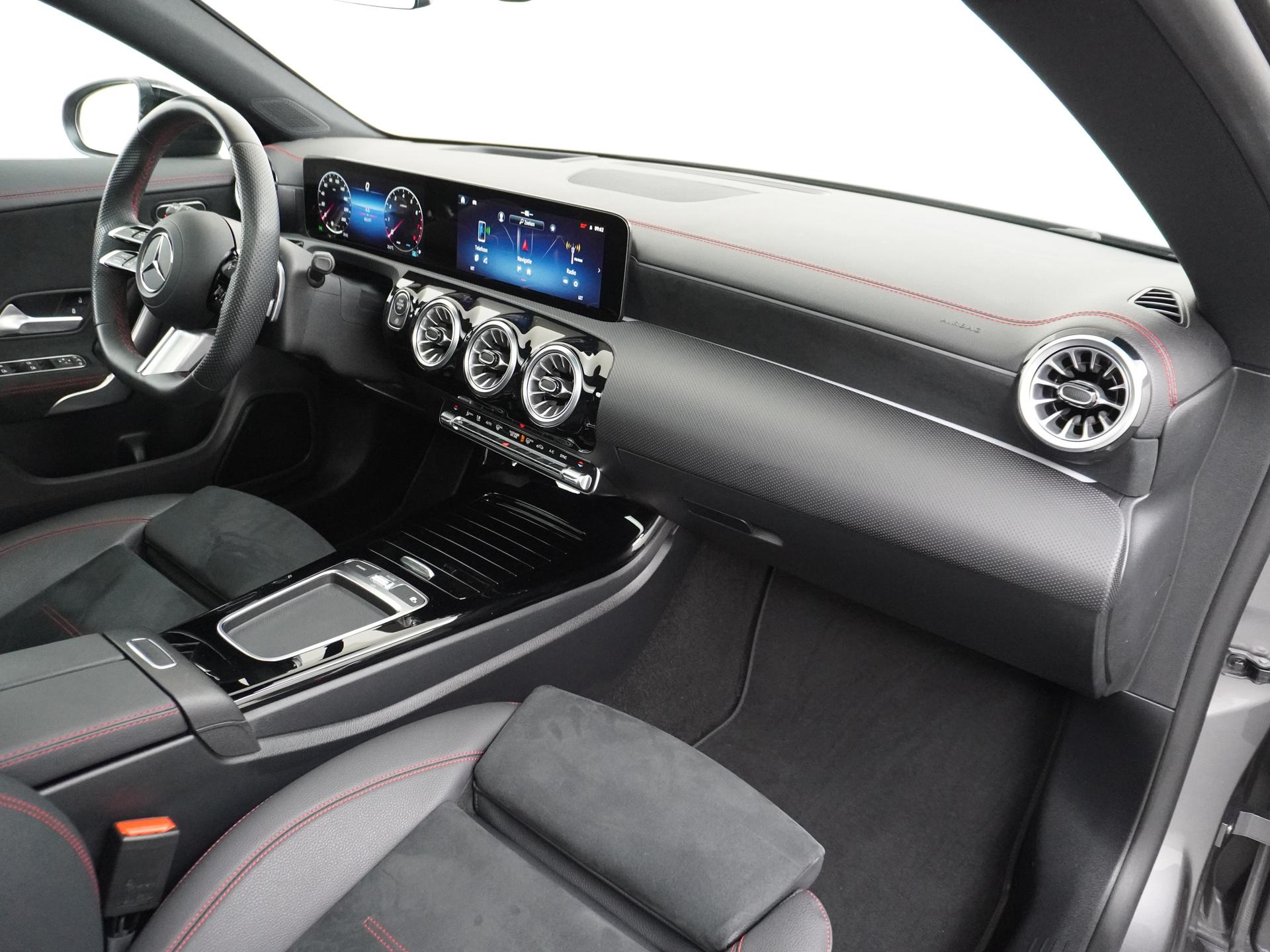 Mercedes-Benz CLA-Klasse Shooting Brake 180 Star Edition AMG Line Plus 49