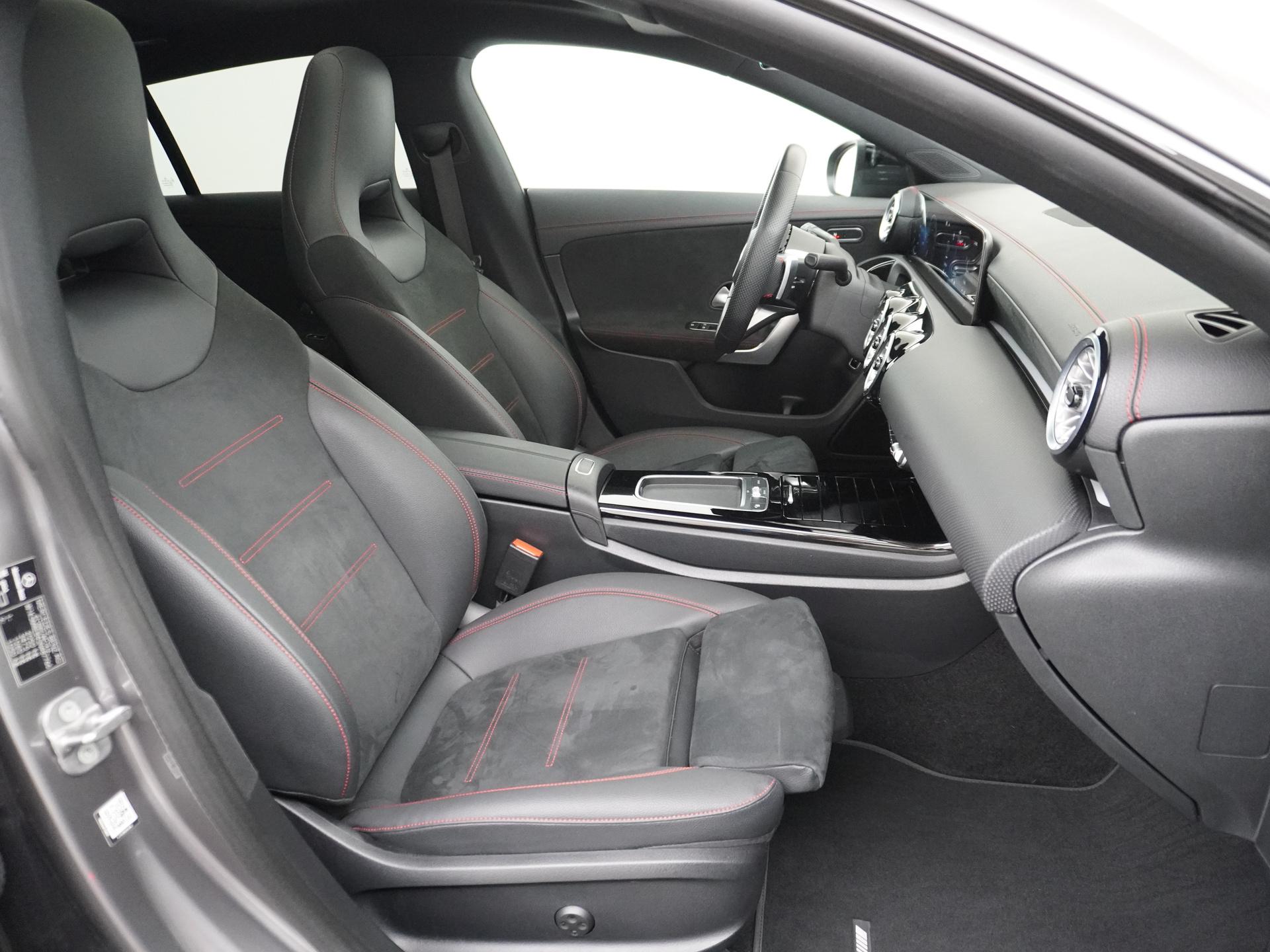 Mercedes-Benz CLA-Klasse Shooting Brake 180 Star Edition AMG Line Plus 50