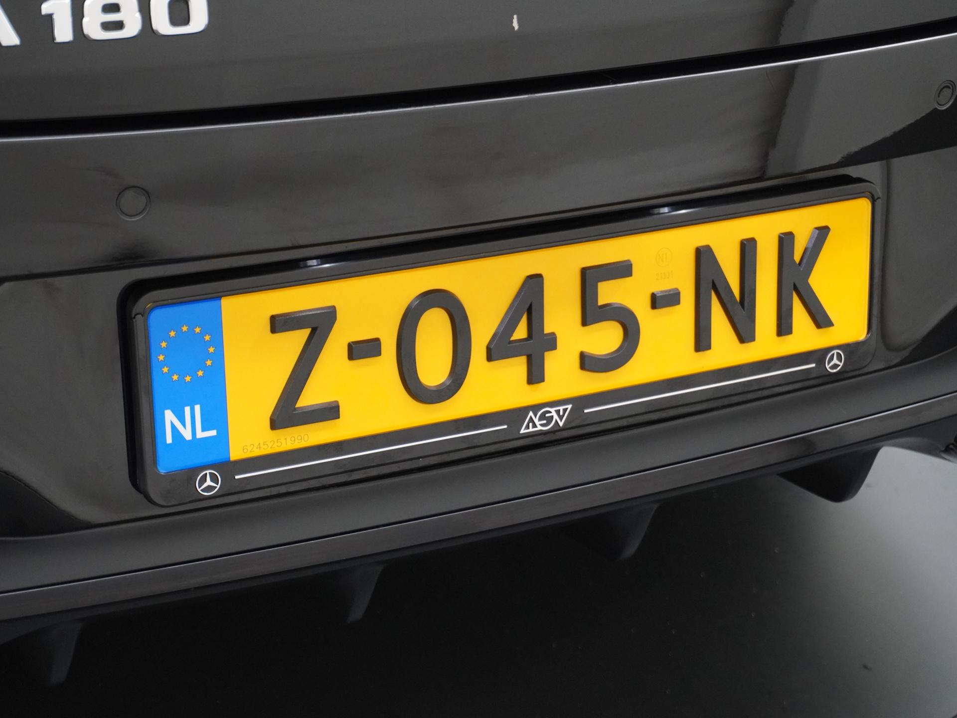 Mercedes-Benz CLA-Klasse Shooting Brake 180 AMG Star Edition 15