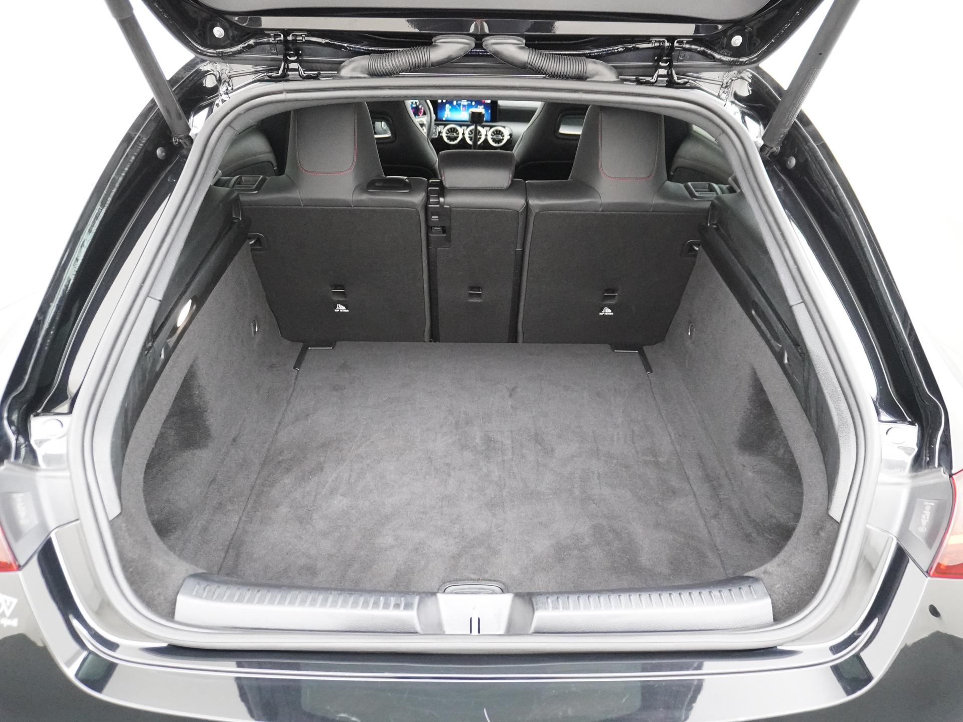 Mercedes-Benz CLA-Klasse Shooting Brake 180 AMG Star Edition 16