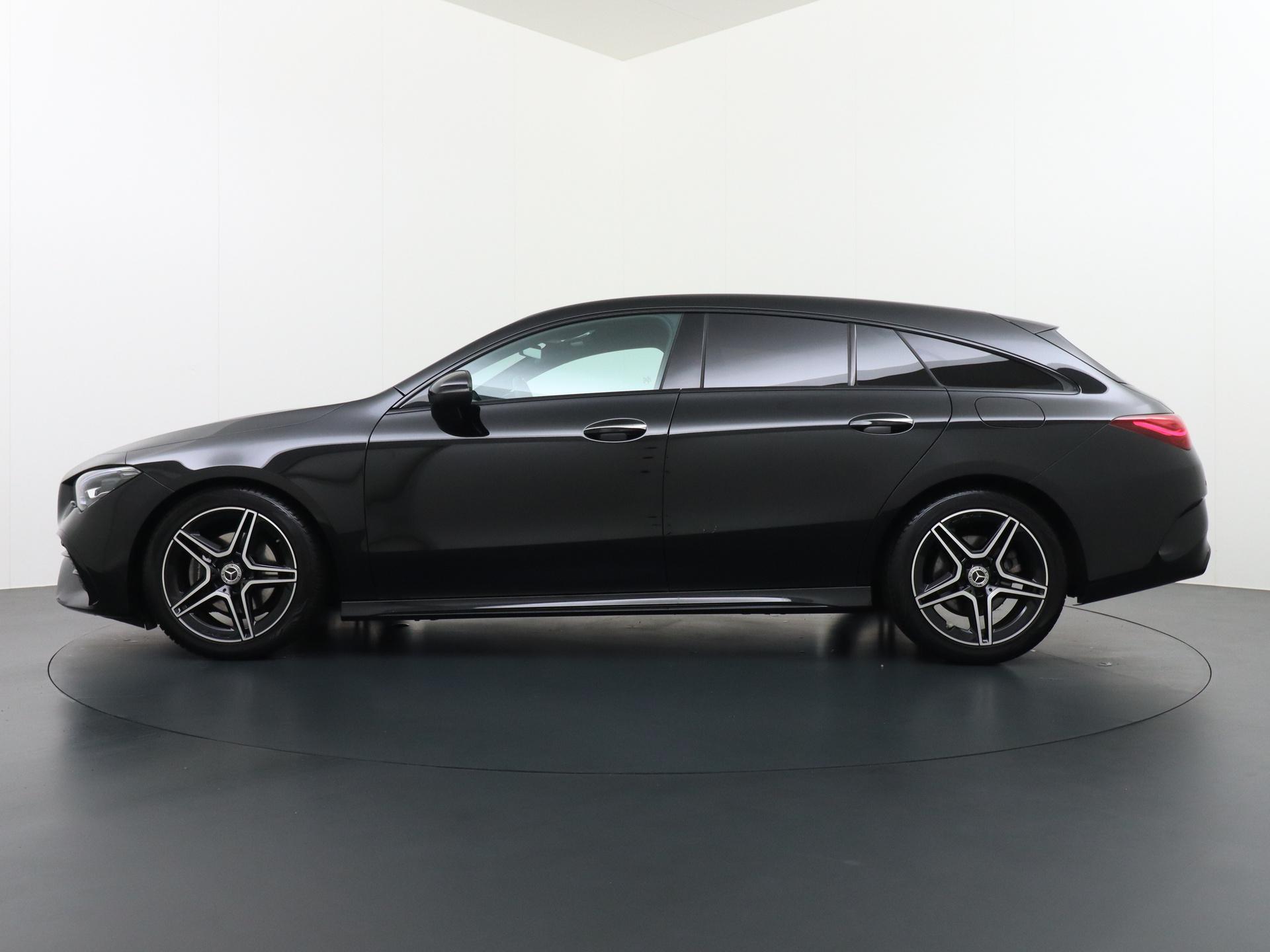 Mercedes-Benz CLA-Klasse Shooting Brake 180 AMG Star Edition 2