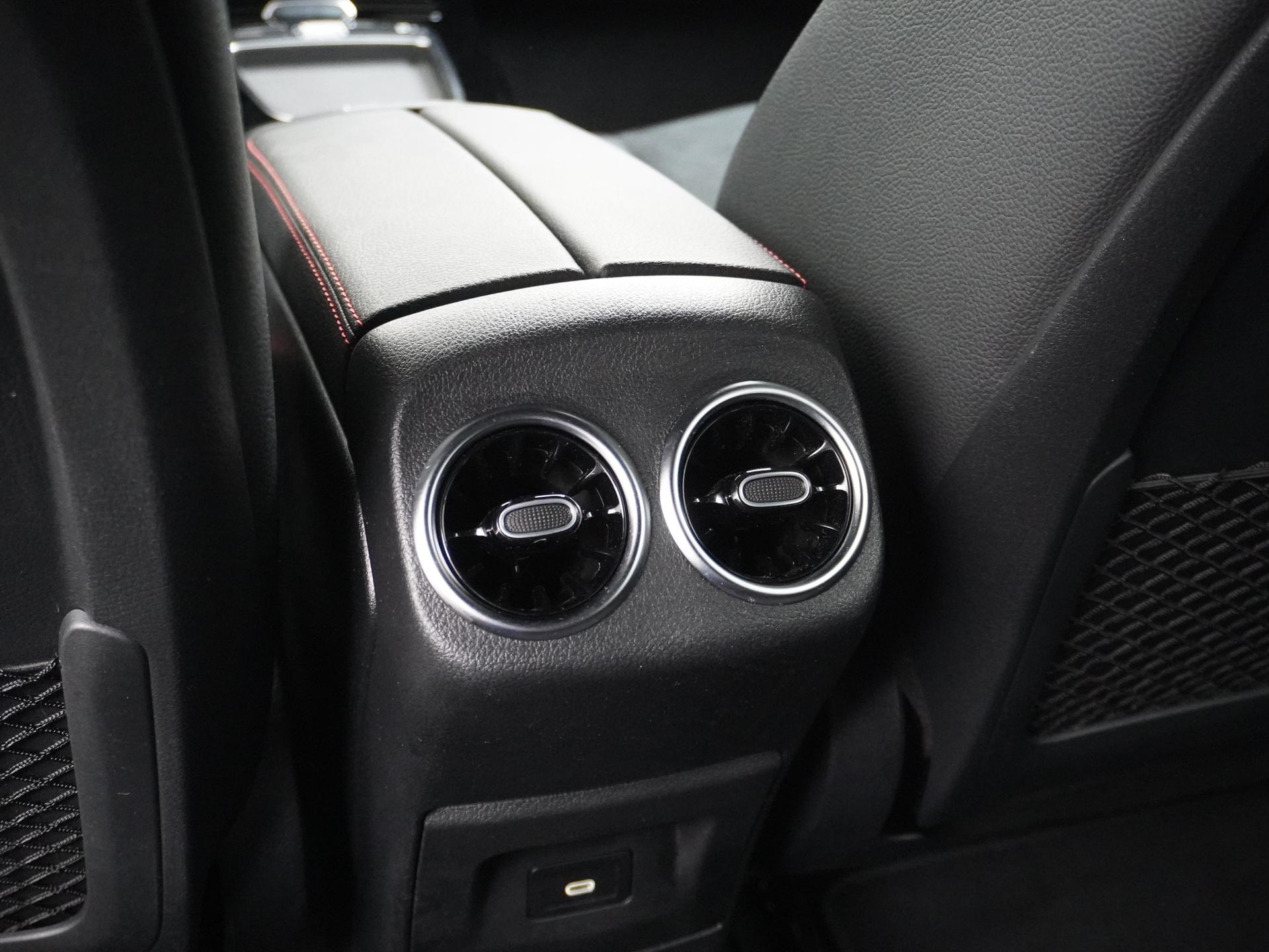 Mercedes-Benz CLA-Klasse Shooting Brake 180 AMG Star Edition 24