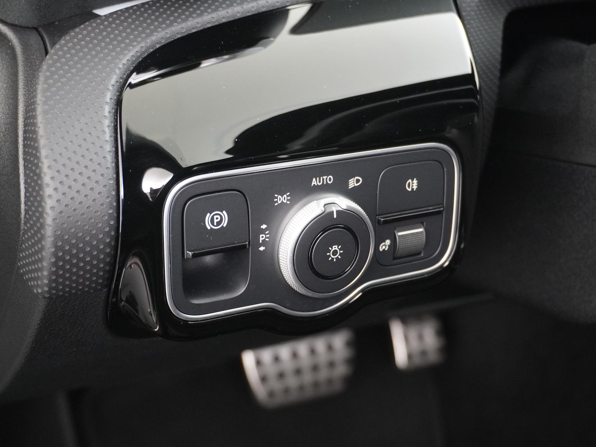 Mercedes-Benz CLA-Klasse Shooting Brake 180 AMG Star Edition 27