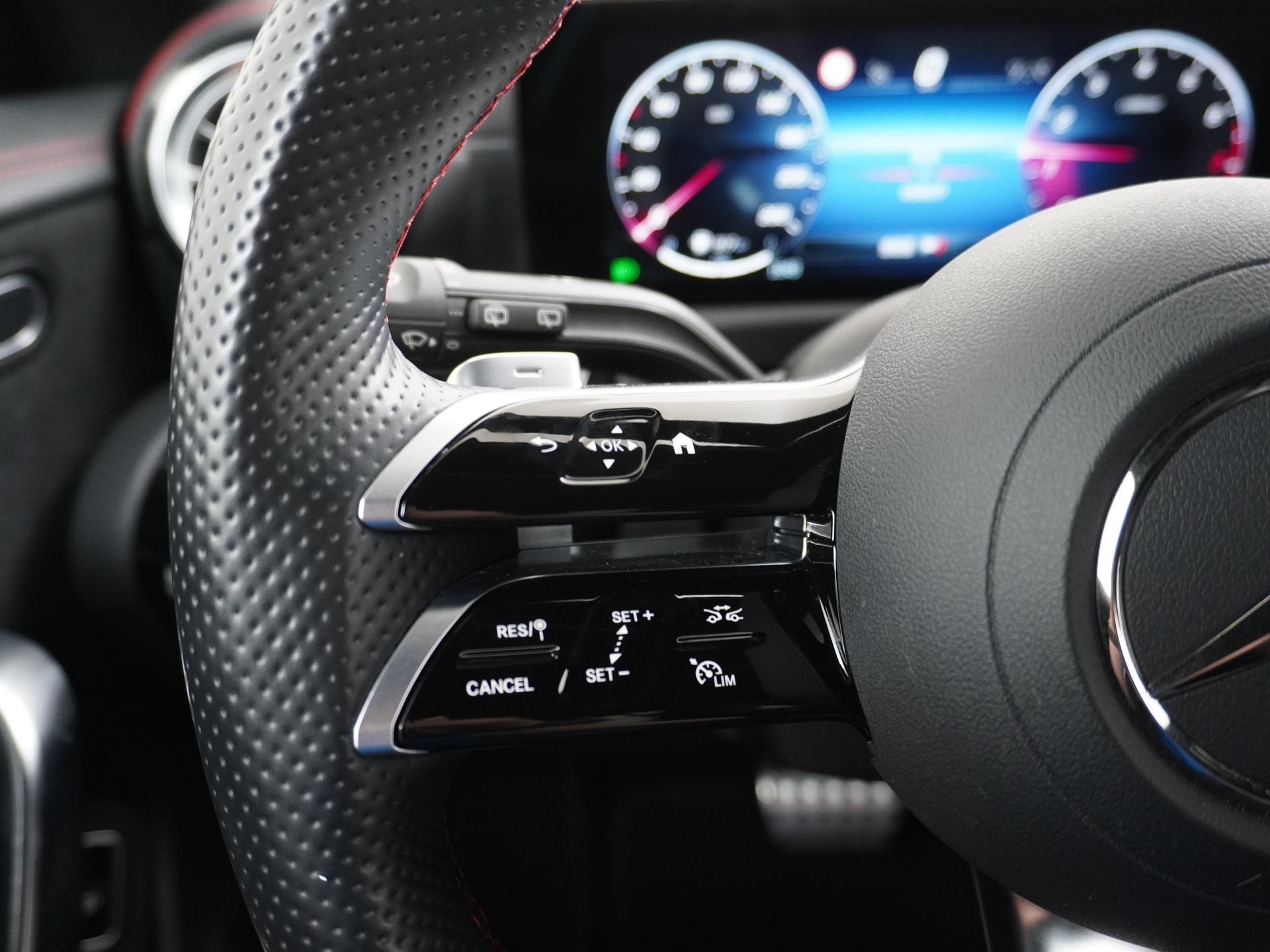 Mercedes-Benz CLA-Klasse Shooting Brake 180 AMG Star Edition 30