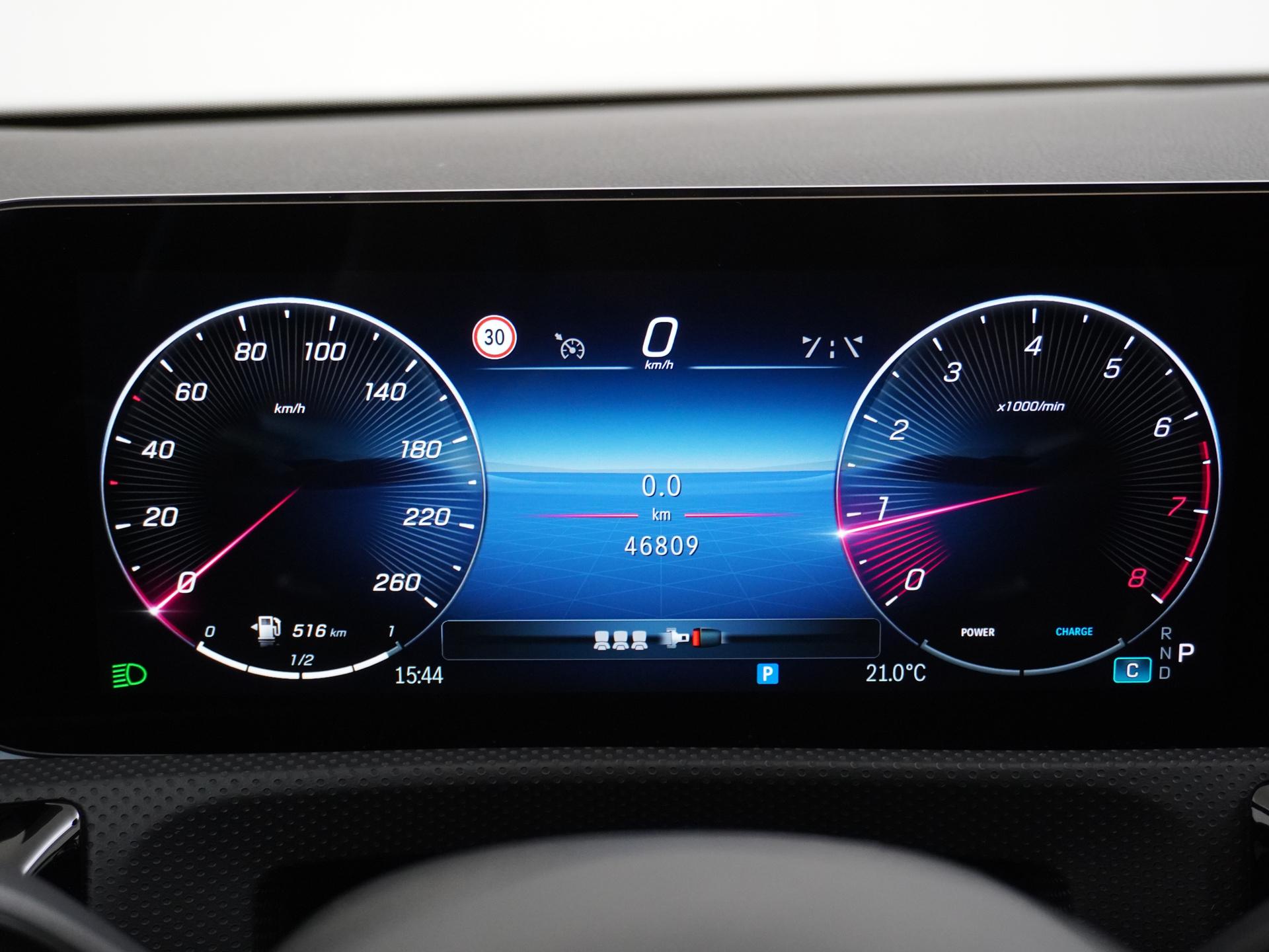 Mercedes-Benz CLA-Klasse Shooting Brake 180 AMG Star Edition 32