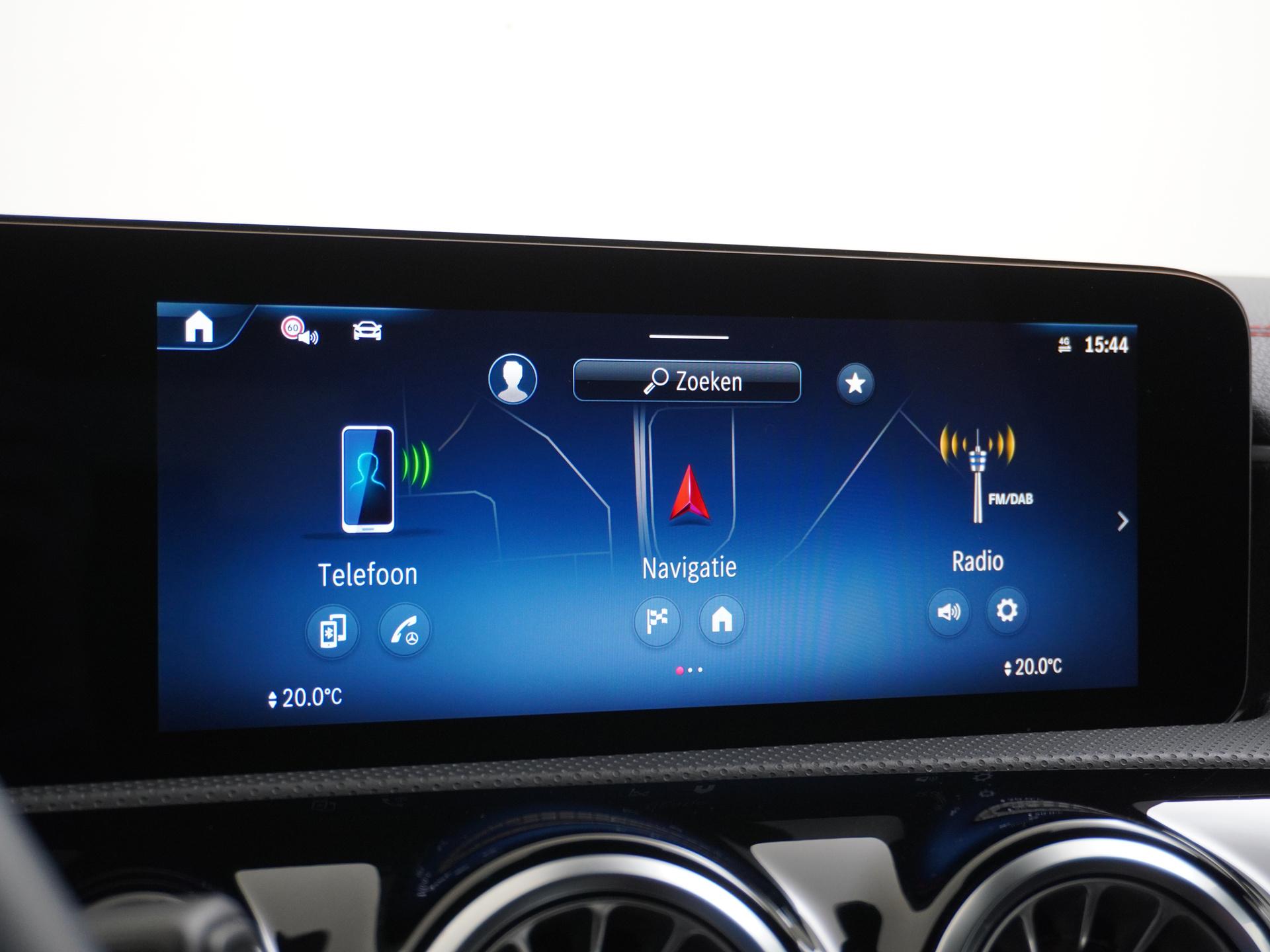 Mercedes-Benz CLA-Klasse Shooting Brake 180 AMG Star Edition 35