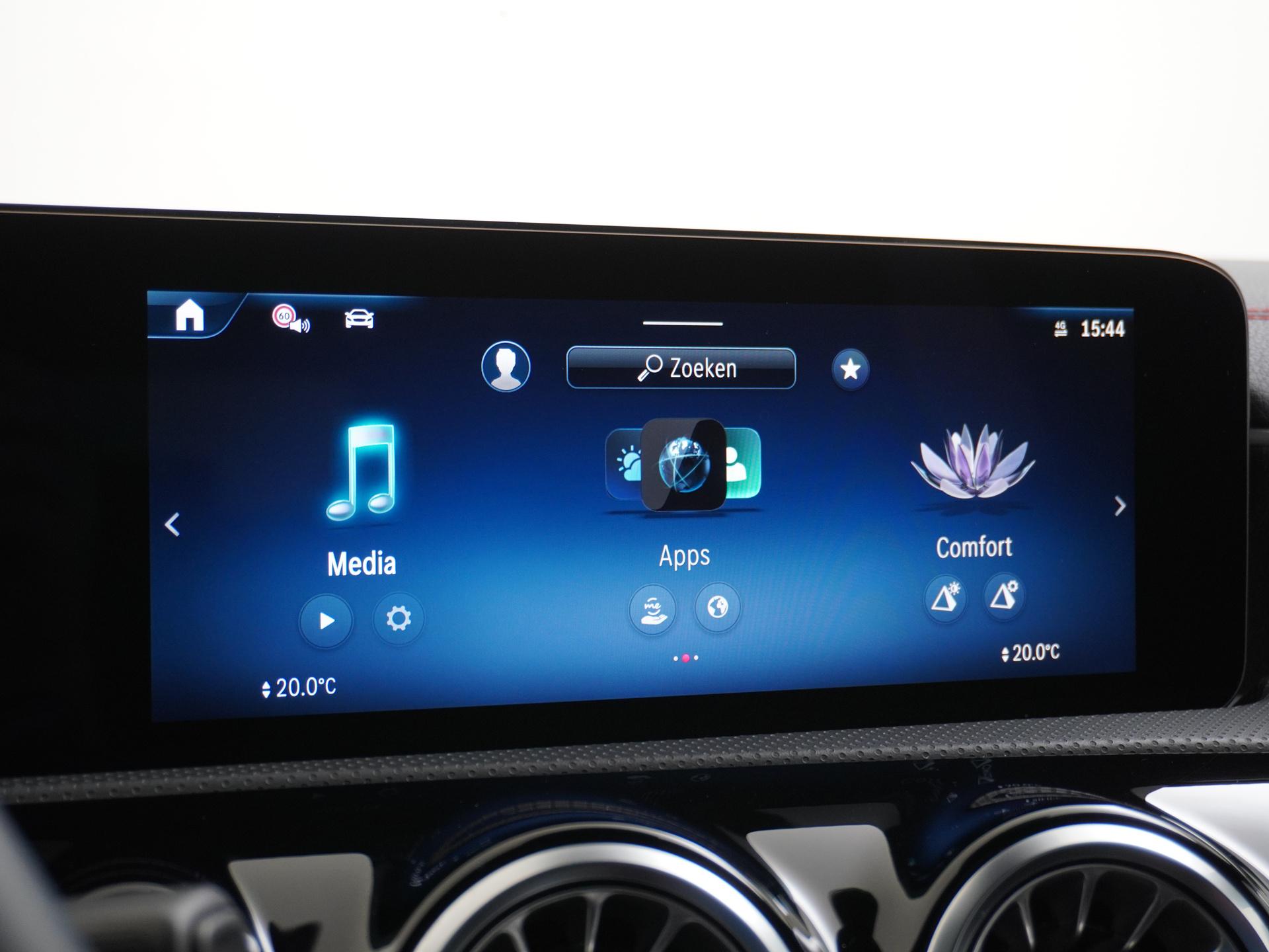 Mercedes-Benz CLA-Klasse Shooting Brake 180 AMG Star Edition 36