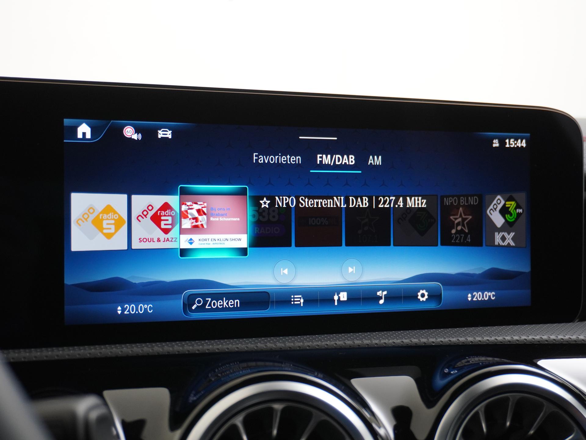 Mercedes-Benz CLA-Klasse Shooting Brake 180 AMG Star Edition 40