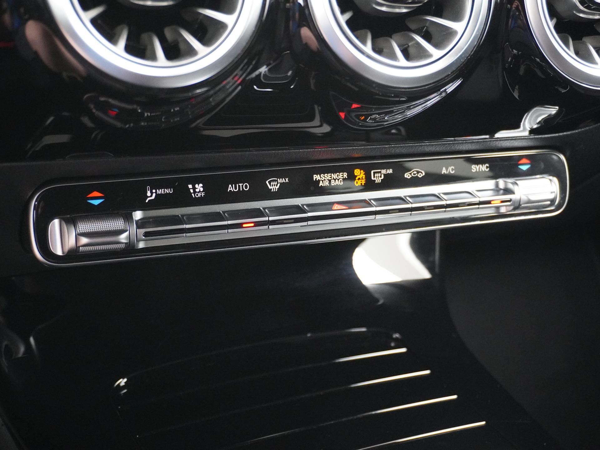 Mercedes-Benz CLA-Klasse Shooting Brake 180 AMG Star Edition 44