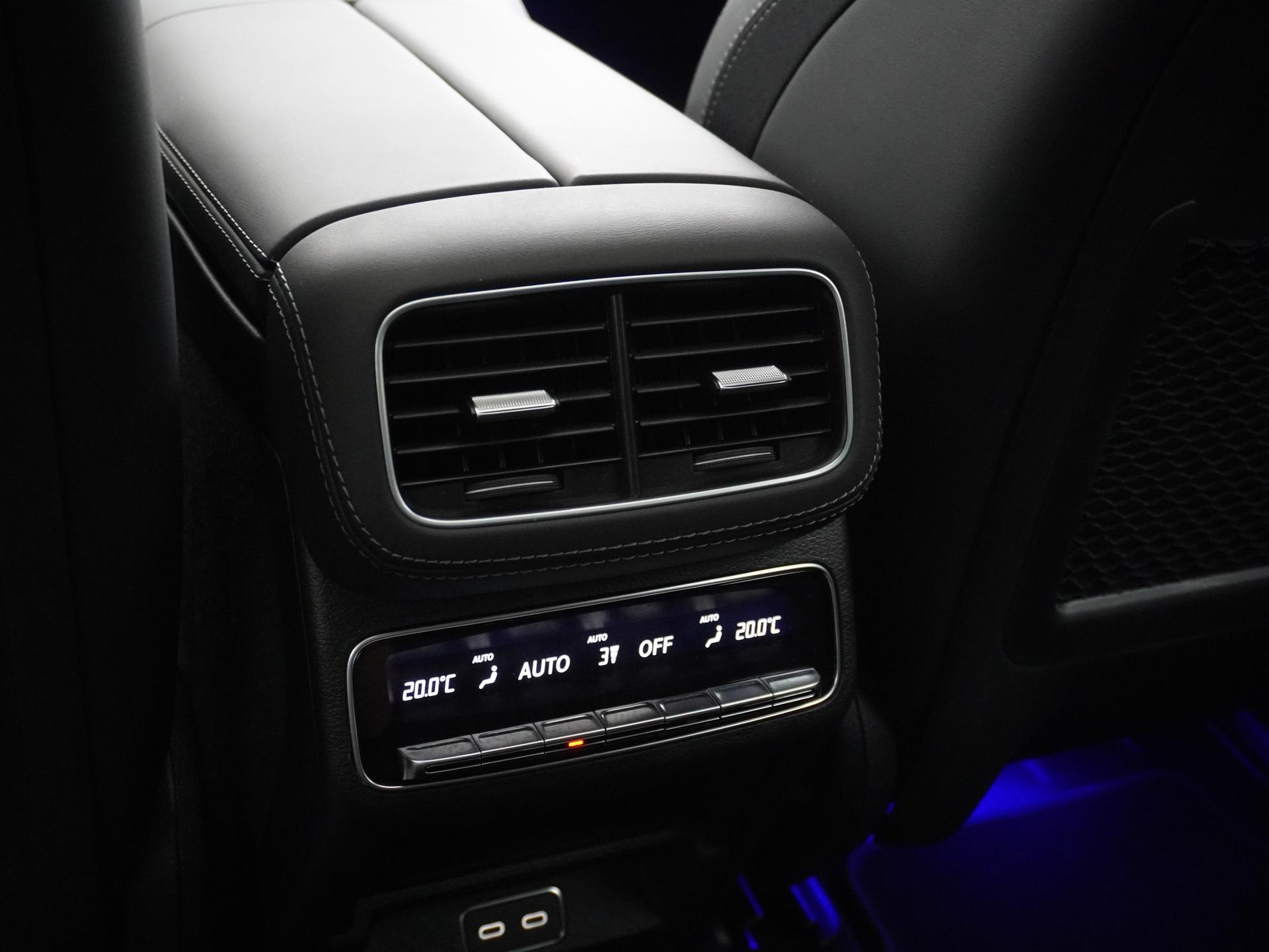 Mercedes-Benz GLE Coupé AMG 53 Hybrid 4MATIC+ 32