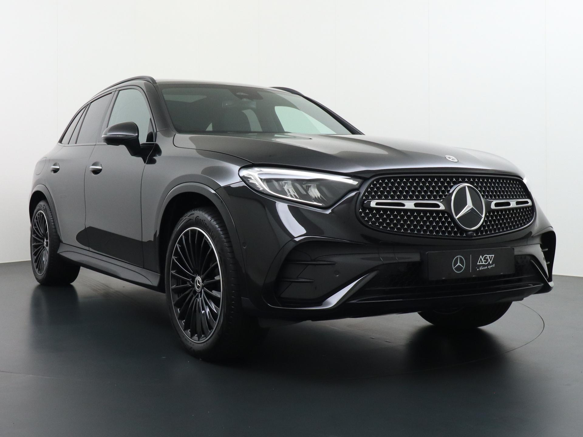Mercedes-Benz GLC 300e 4MATIC AMG Line 11