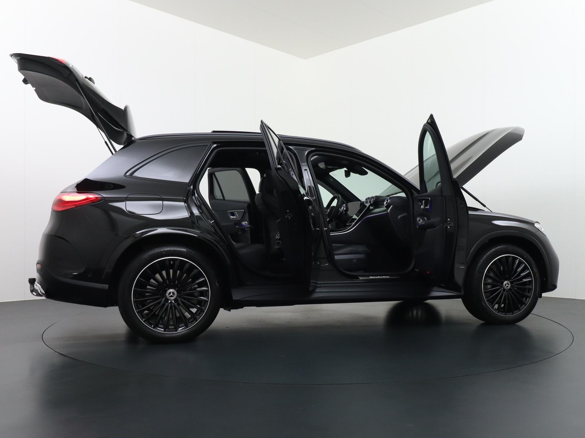 Mercedes-Benz GLC 300e 4MATIC AMG Line 14