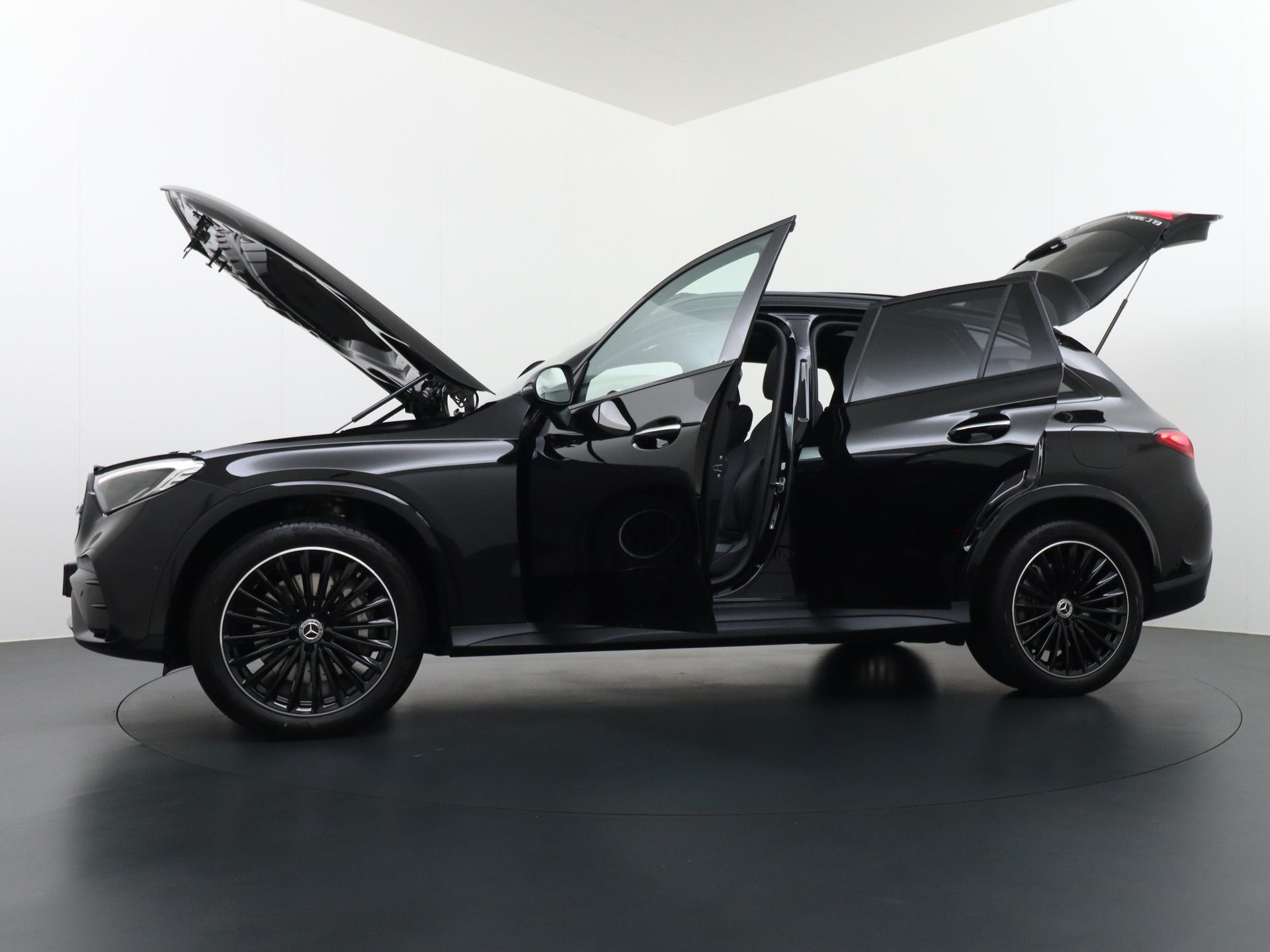 Mercedes-Benz GLC 300e 4MATIC AMG Line 15