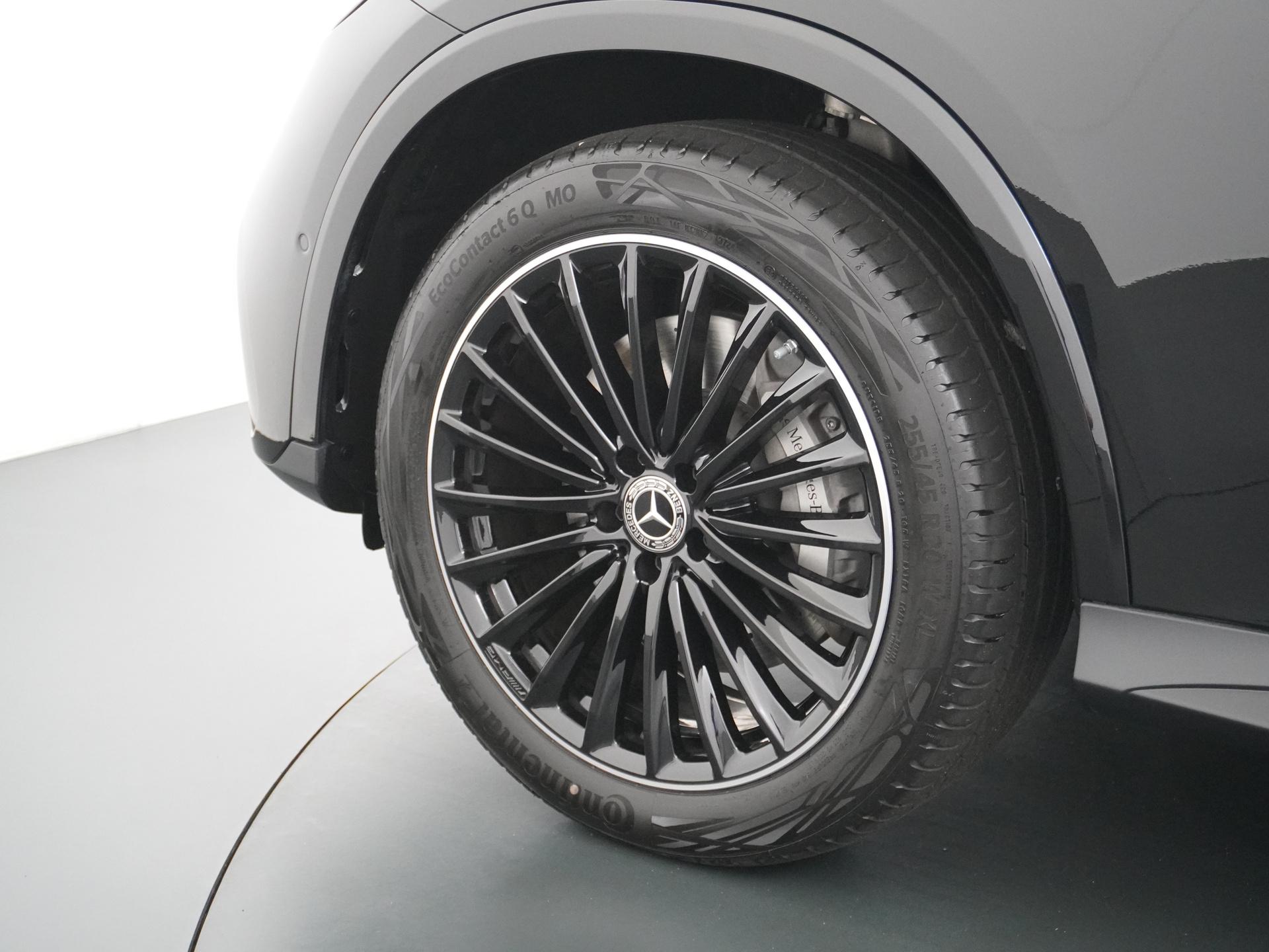 Mercedes-Benz GLC 300e 4MATIC AMG Line 21