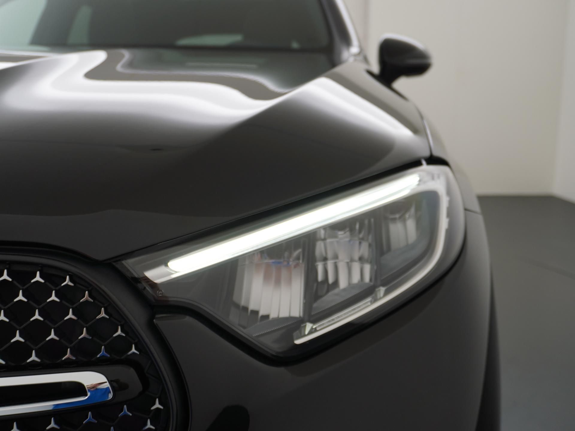 Mercedes-Benz GLC 300e 4MATIC AMG Line 22