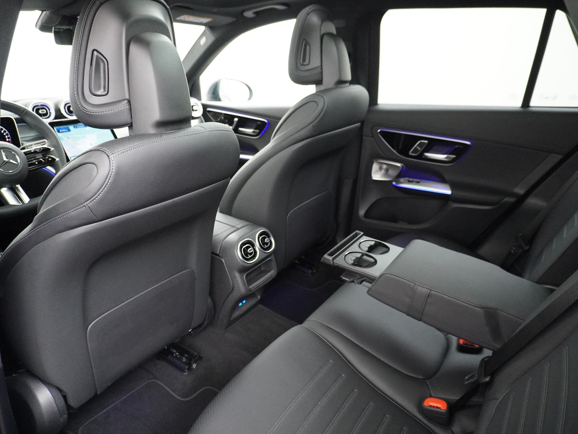 Mercedes-Benz GLC 300e 4MATIC AMG Line 26