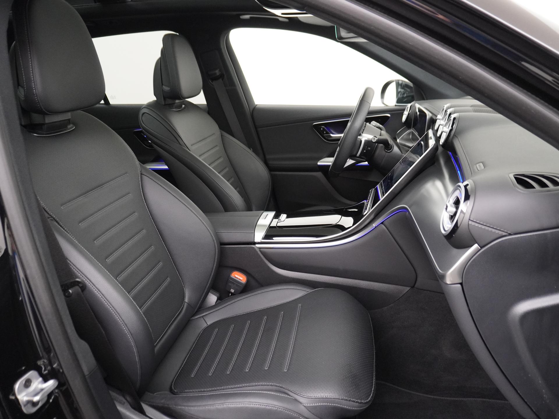 Mercedes-Benz GLC 300e 4MATIC AMG Line 47