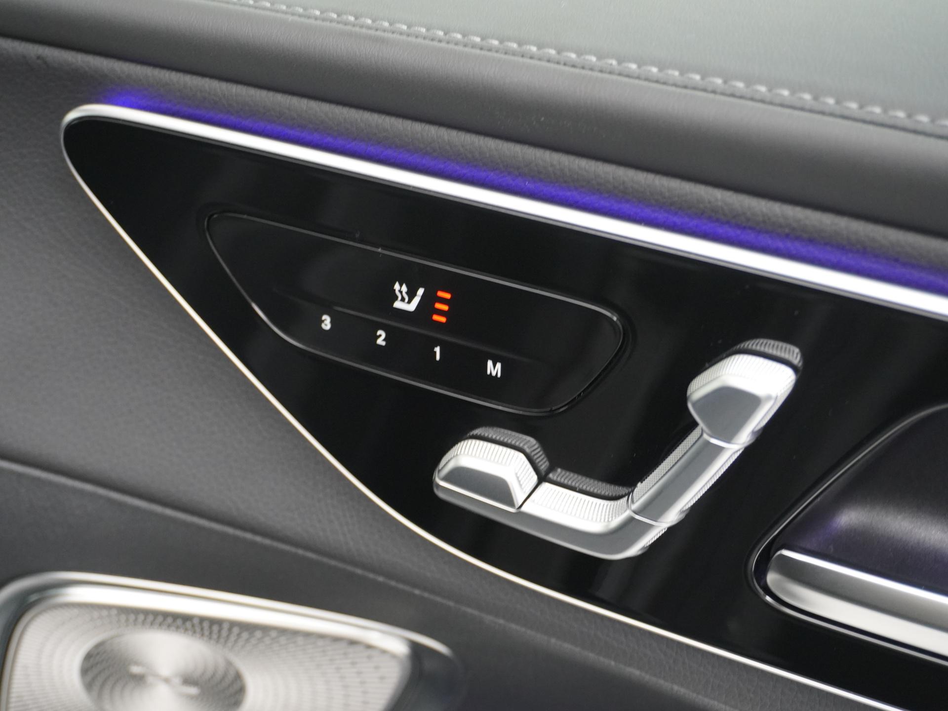 Mercedes-Benz GLC 300e 4MATIC AMG Line 48