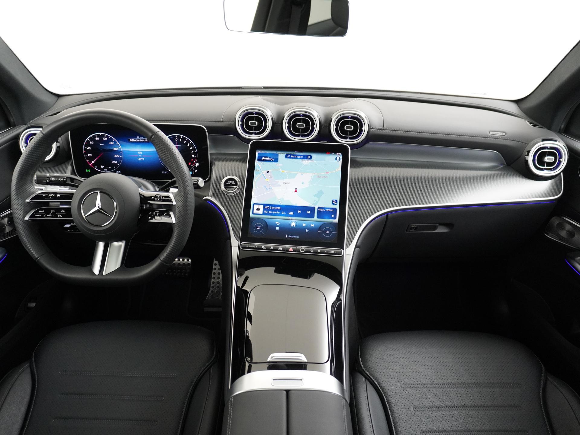 Mercedes-Benz GLC 300e 4MATIC AMG Line 7