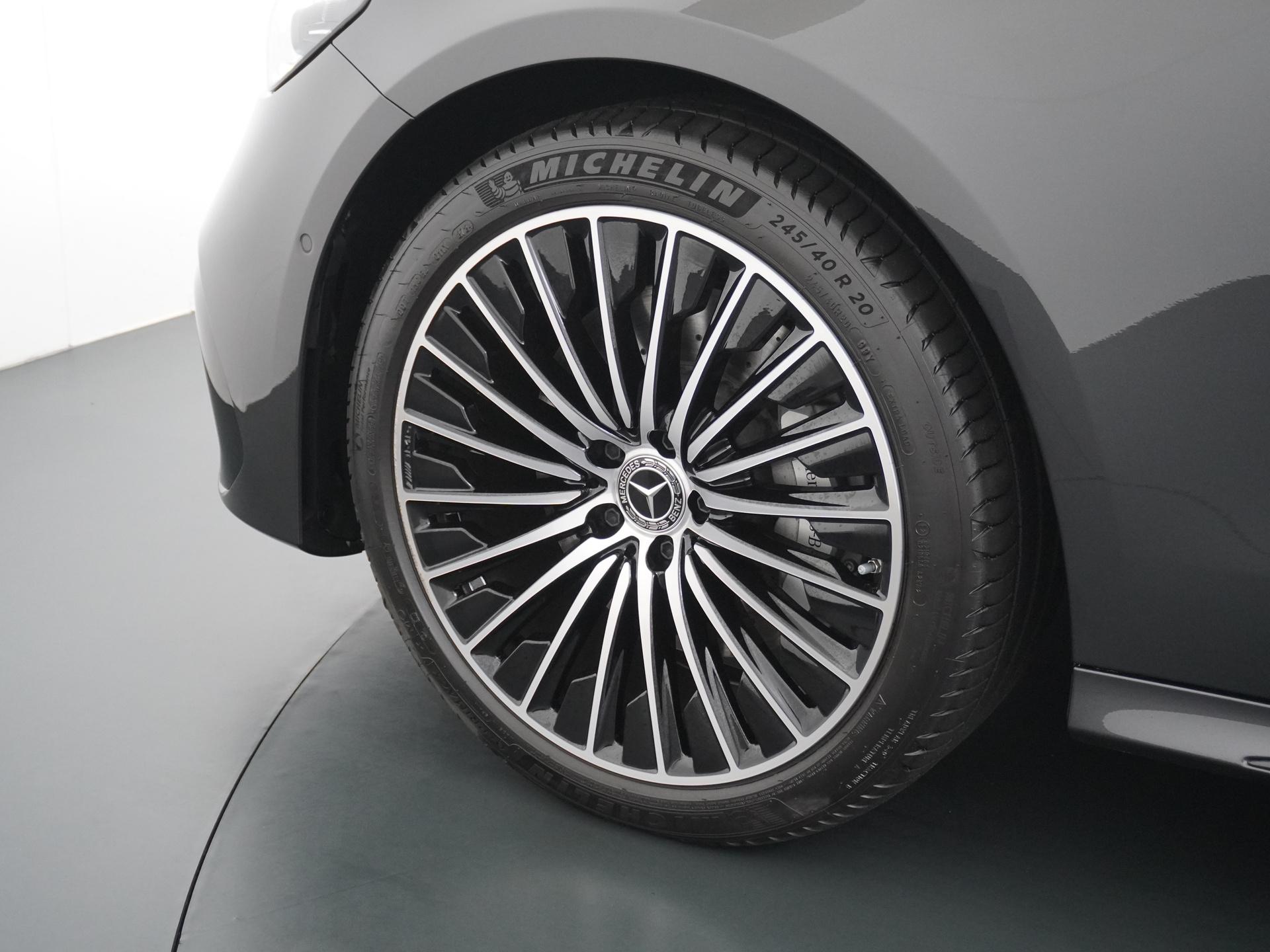 Mercedes-Benz E-Klasse 400 e 4MATIC AMG Line 20