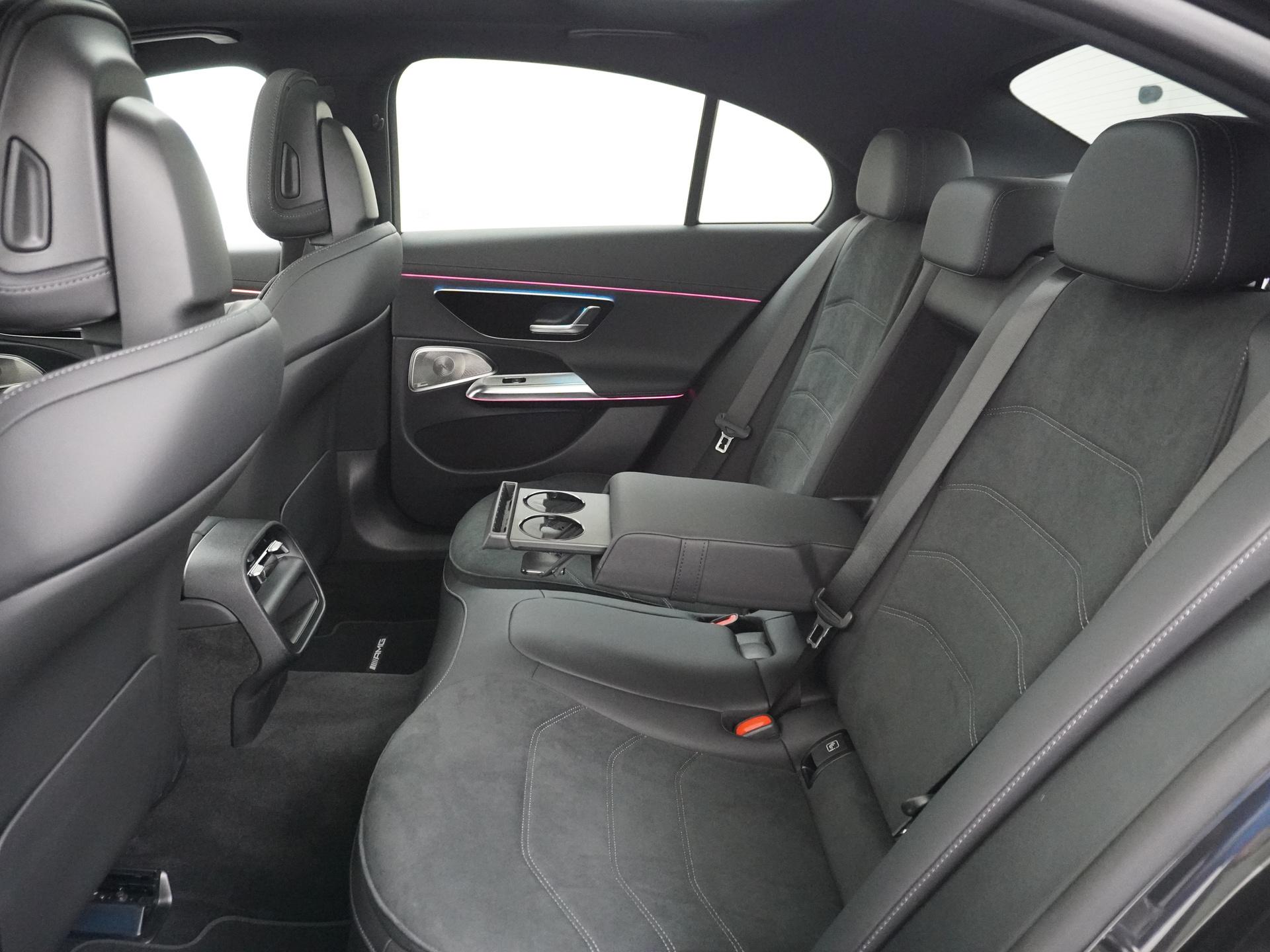 Mercedes-Benz E-Klasse 400 e 4MATIC AMG Line 27