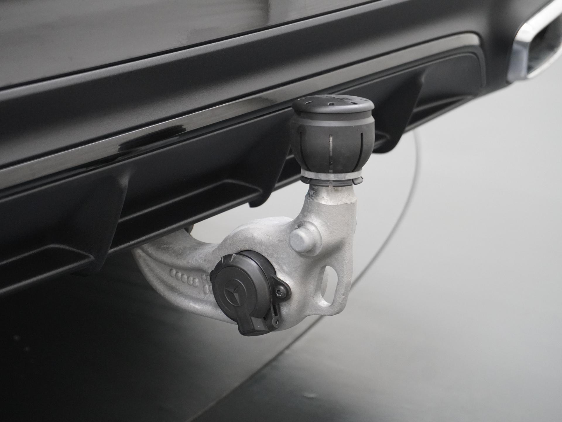 Mercedes-Benz E-Klasse 400 e 4MATIC AMG Line 3