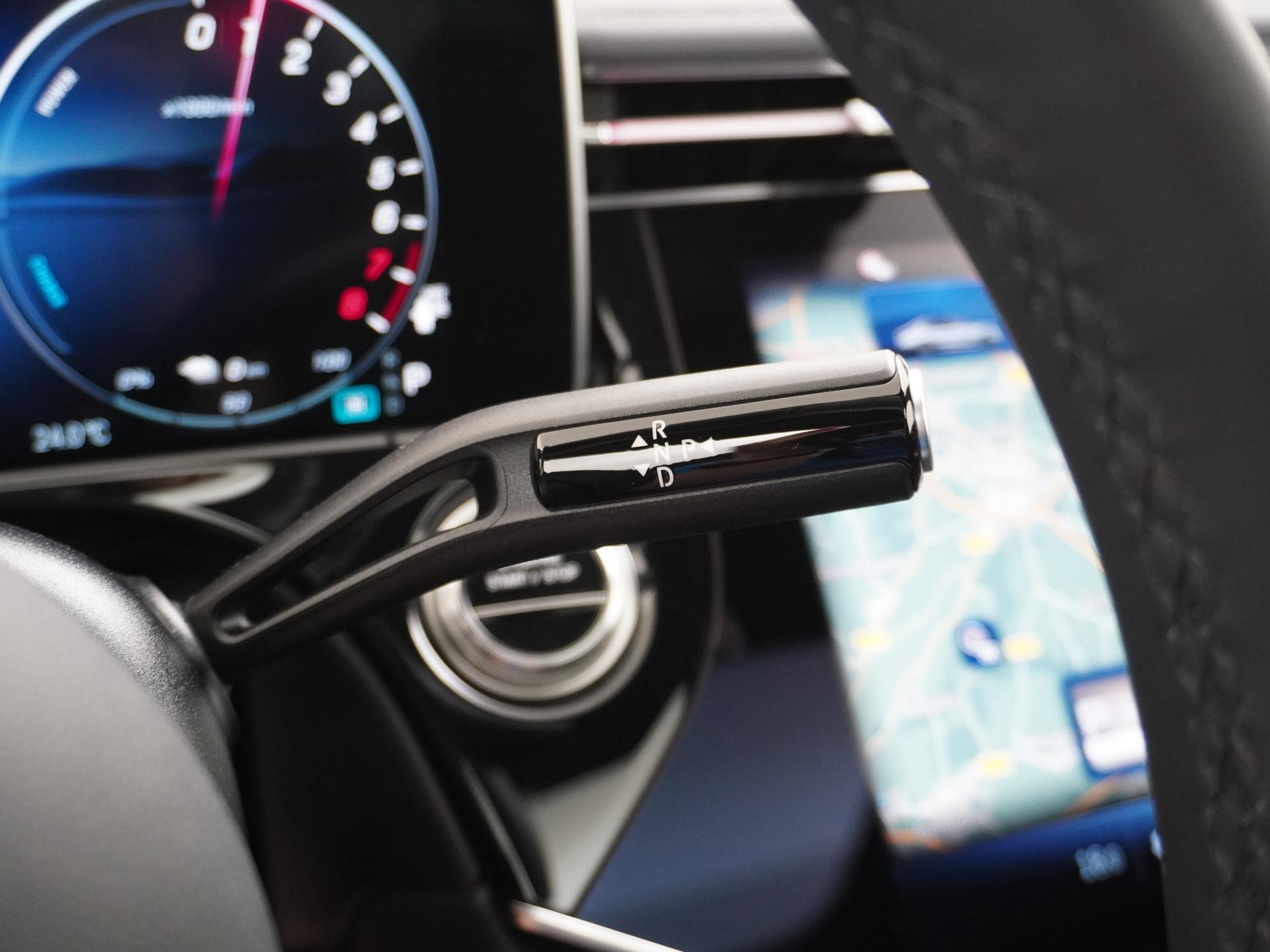 Mercedes-Benz E-Klasse 400 e 4MATIC AMG Line 33