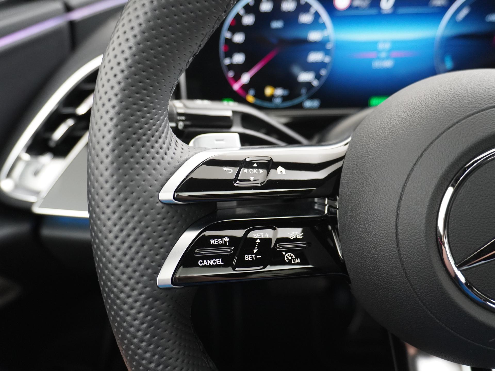 Mercedes-Benz E-Klasse 400 e 4MATIC AMG Line 34