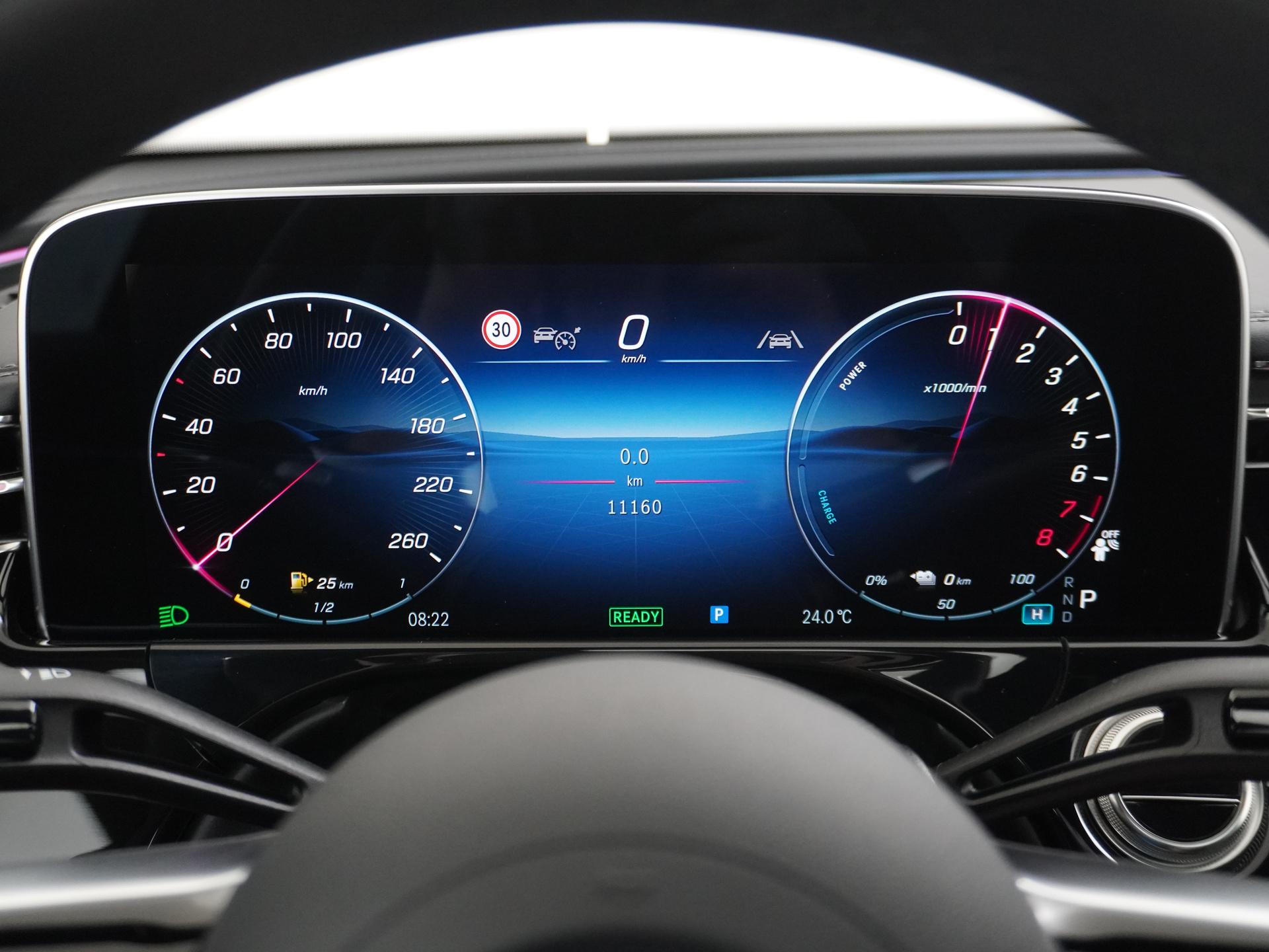 Mercedes-Benz E-Klasse 400 e 4MATIC AMG Line 36