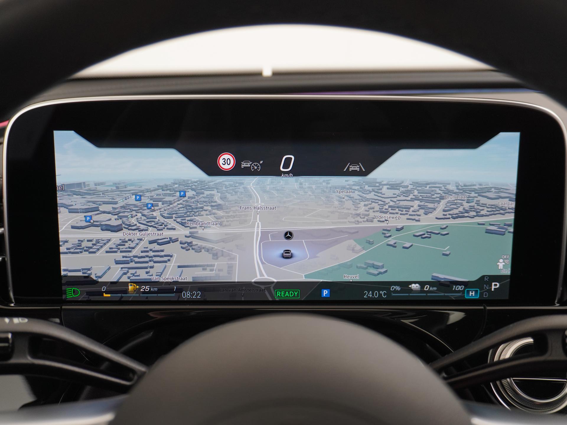 Mercedes-Benz E-Klasse 400 e 4MATIC AMG Line 37