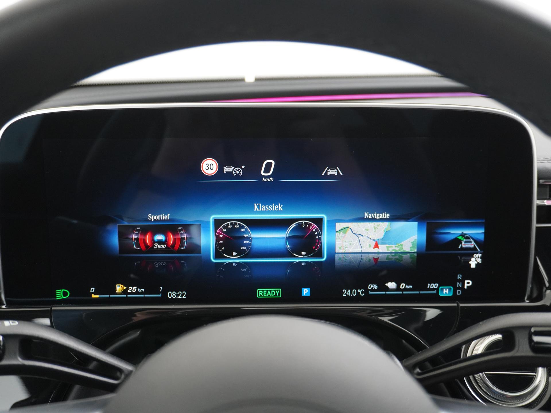 Mercedes-Benz E-Klasse 400 e 4MATIC AMG Line 38