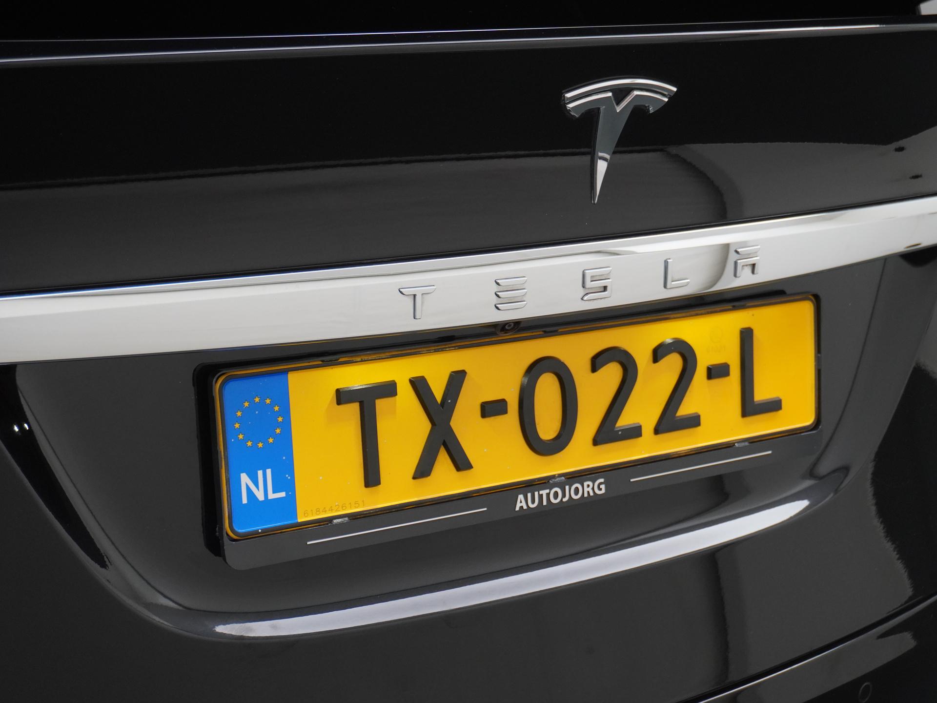 Tesla Model X 100D 11