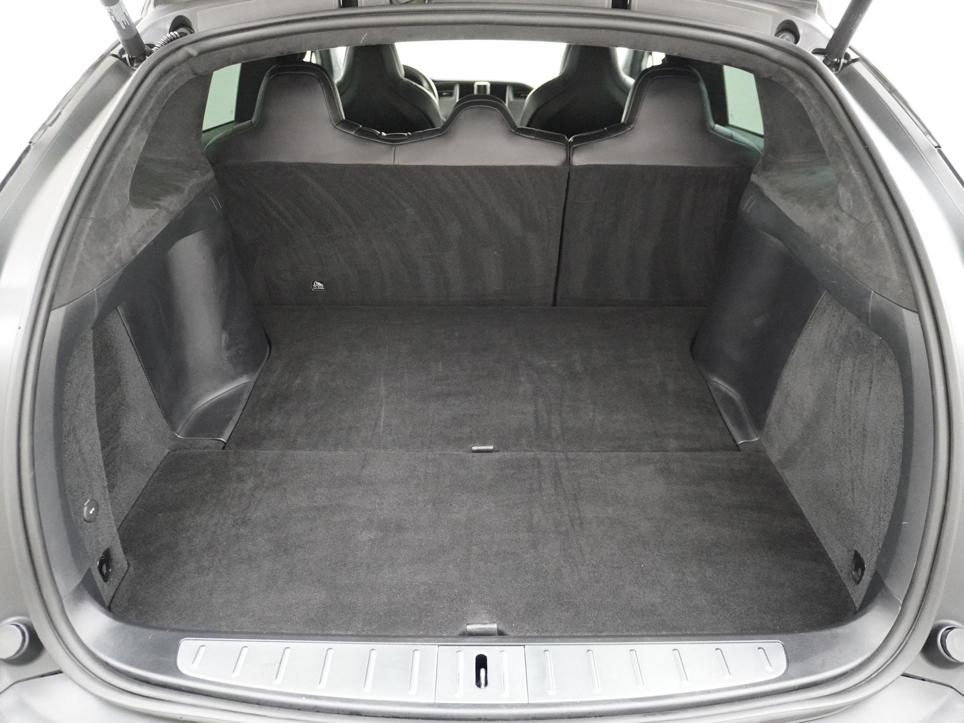 Tesla Model X 100D 17