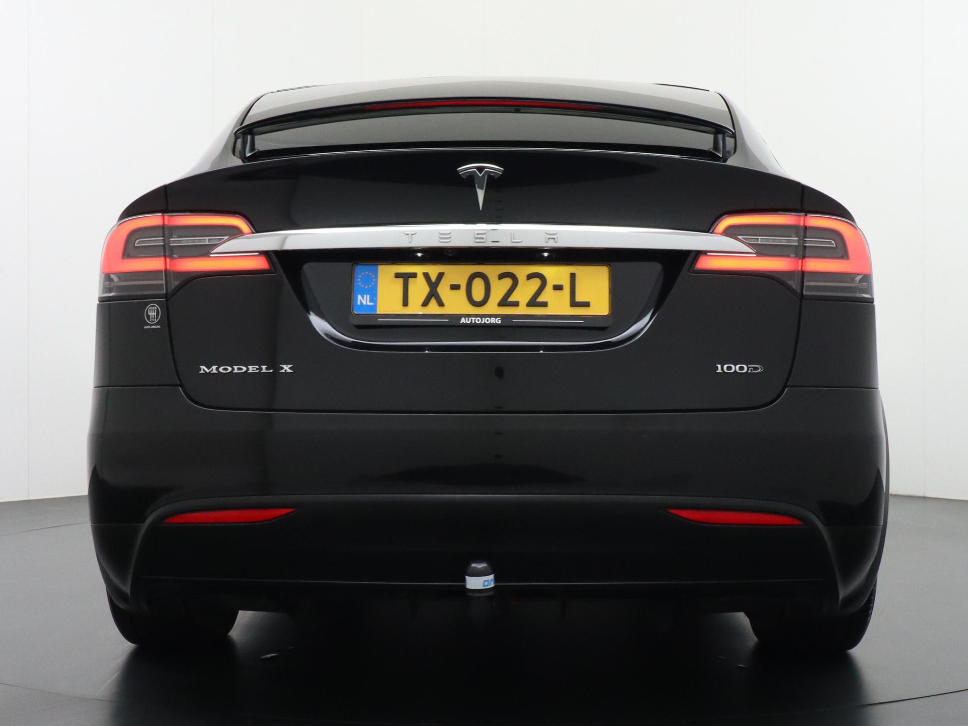 Tesla Model X 100D 42