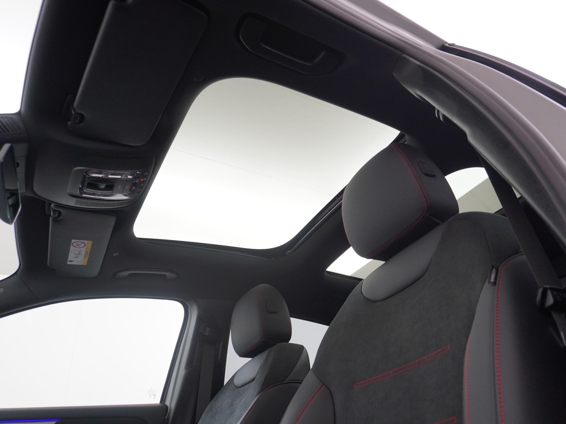 Mercedes-Benz GLA 250 e Business Solution AMG 1