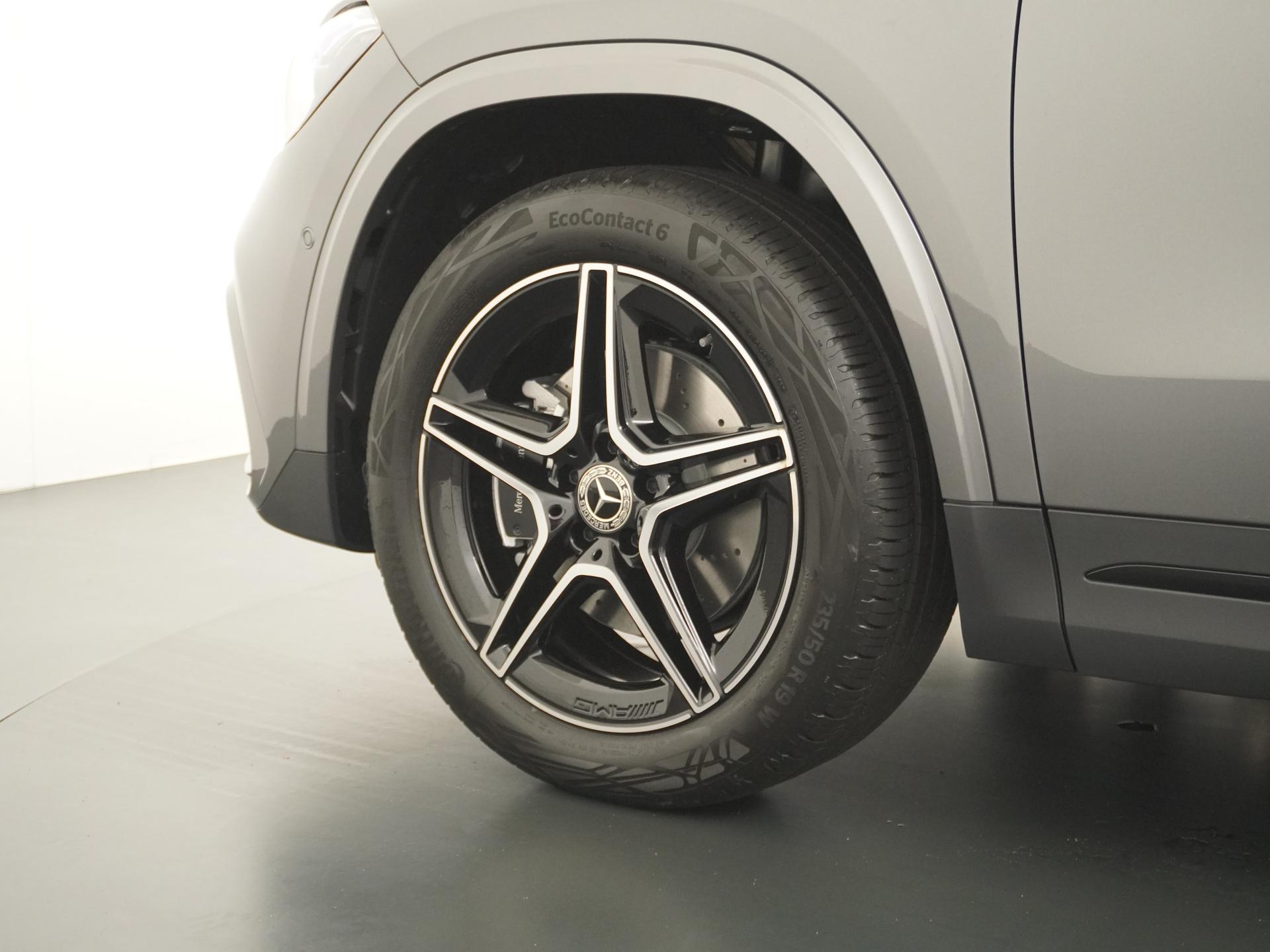 Mercedes-Benz GLA 250 e Business Solution AMG 18