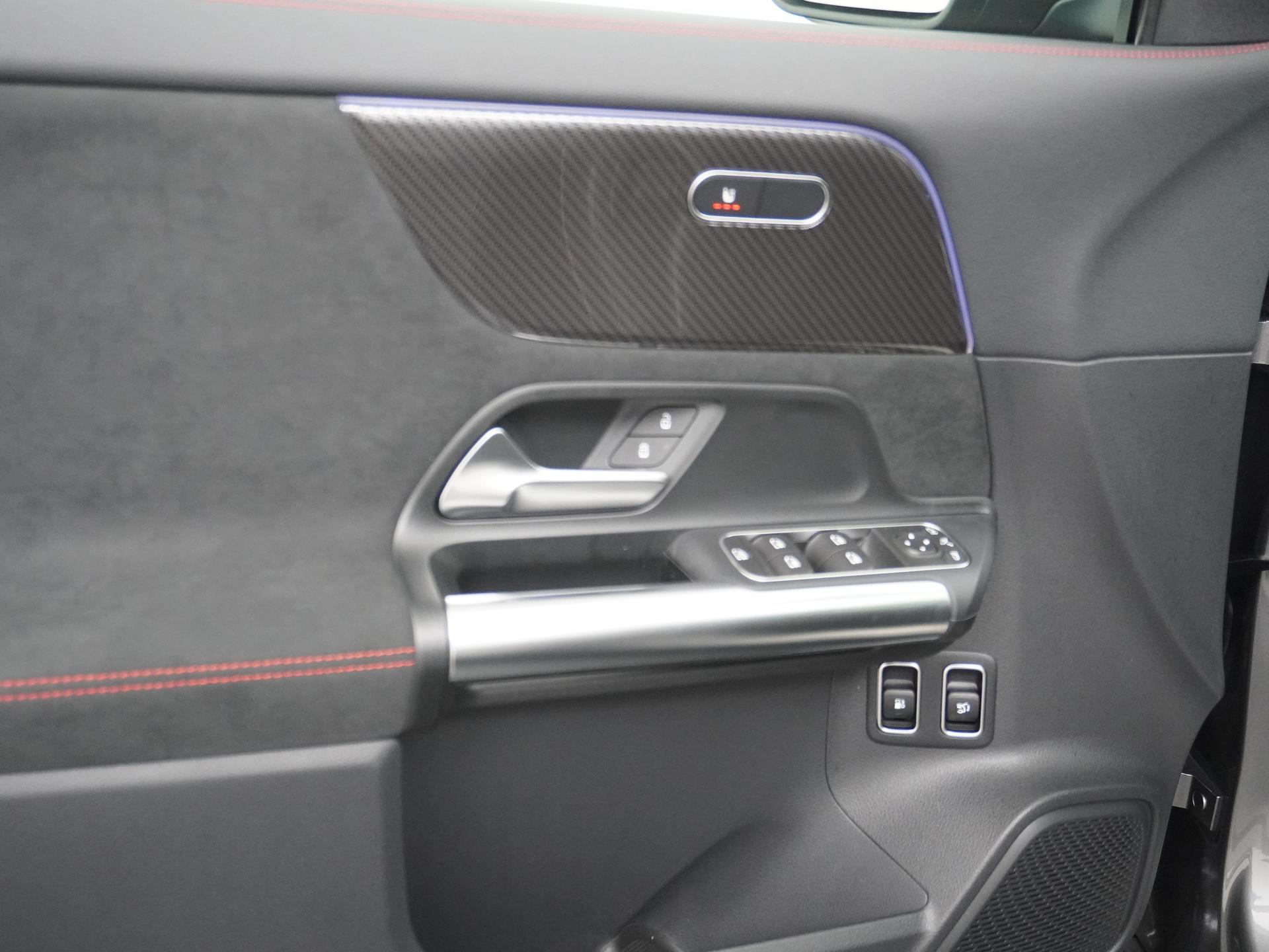 Mercedes-Benz GLA 250 e Business Solution AMG 21