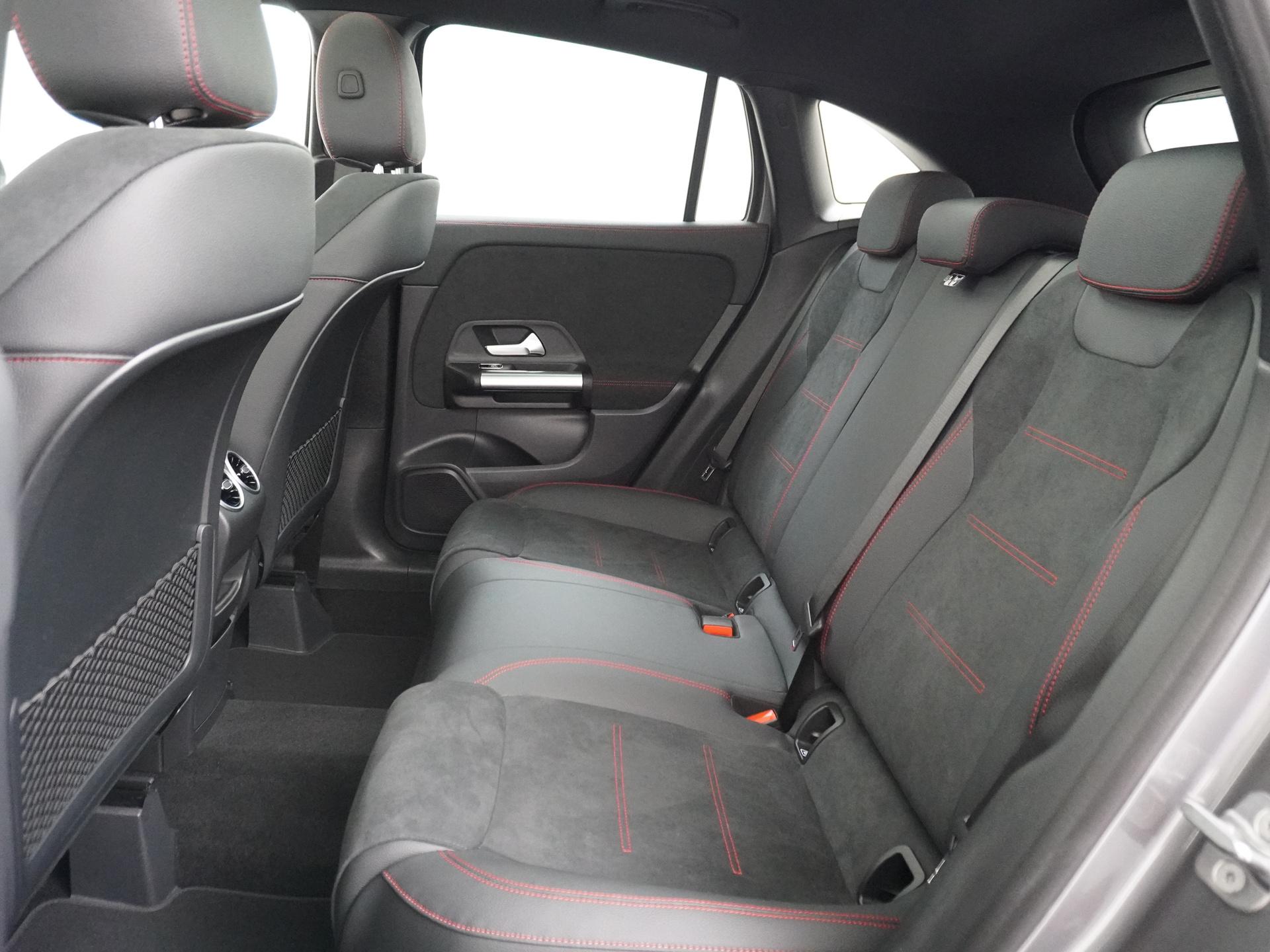 Mercedes-Benz GLA 250 e Business Solution AMG 24