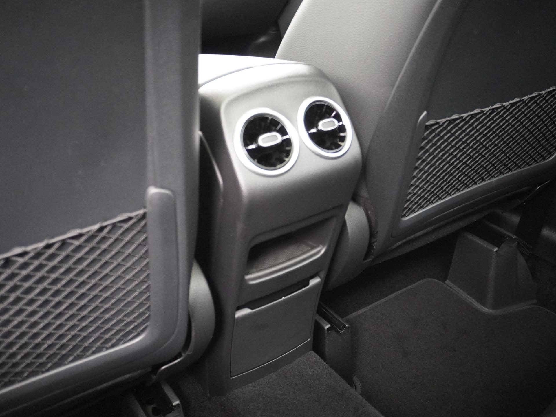 Mercedes-Benz GLA 250 e Business Solution AMG 25