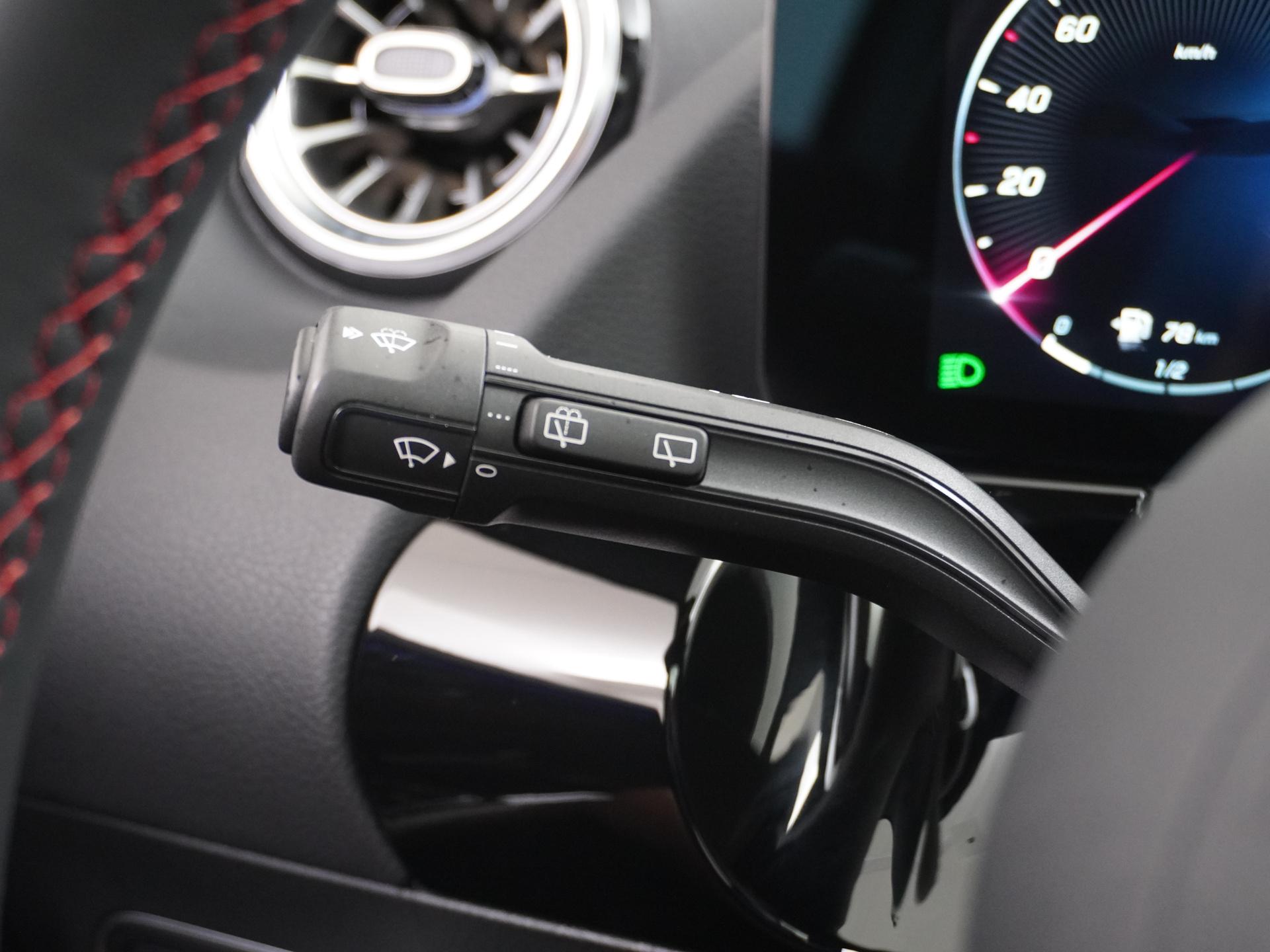 Mercedes-Benz GLA 250 e Business Solution AMG 29