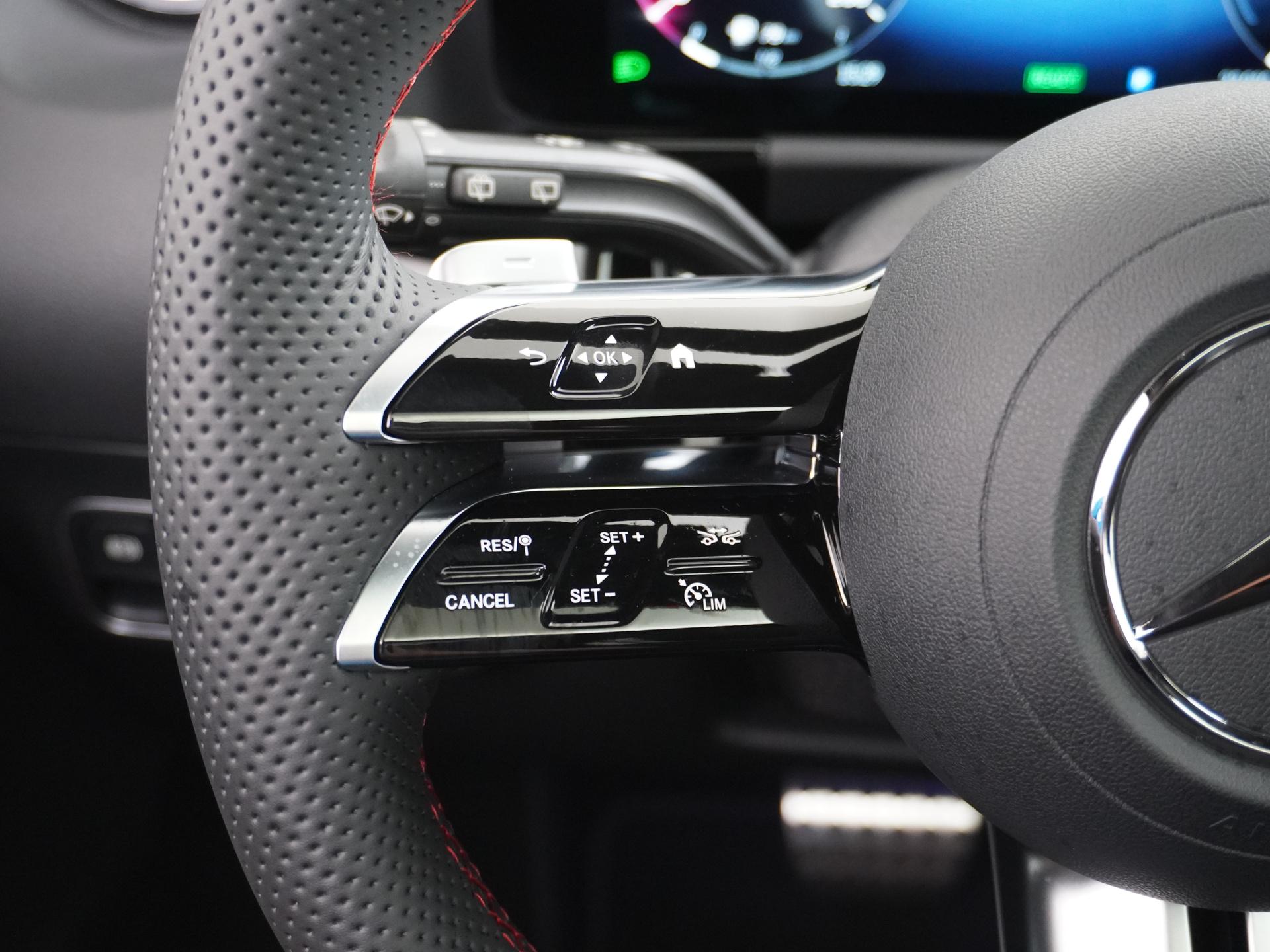 Mercedes-Benz GLA 250 e Business Solution AMG 31