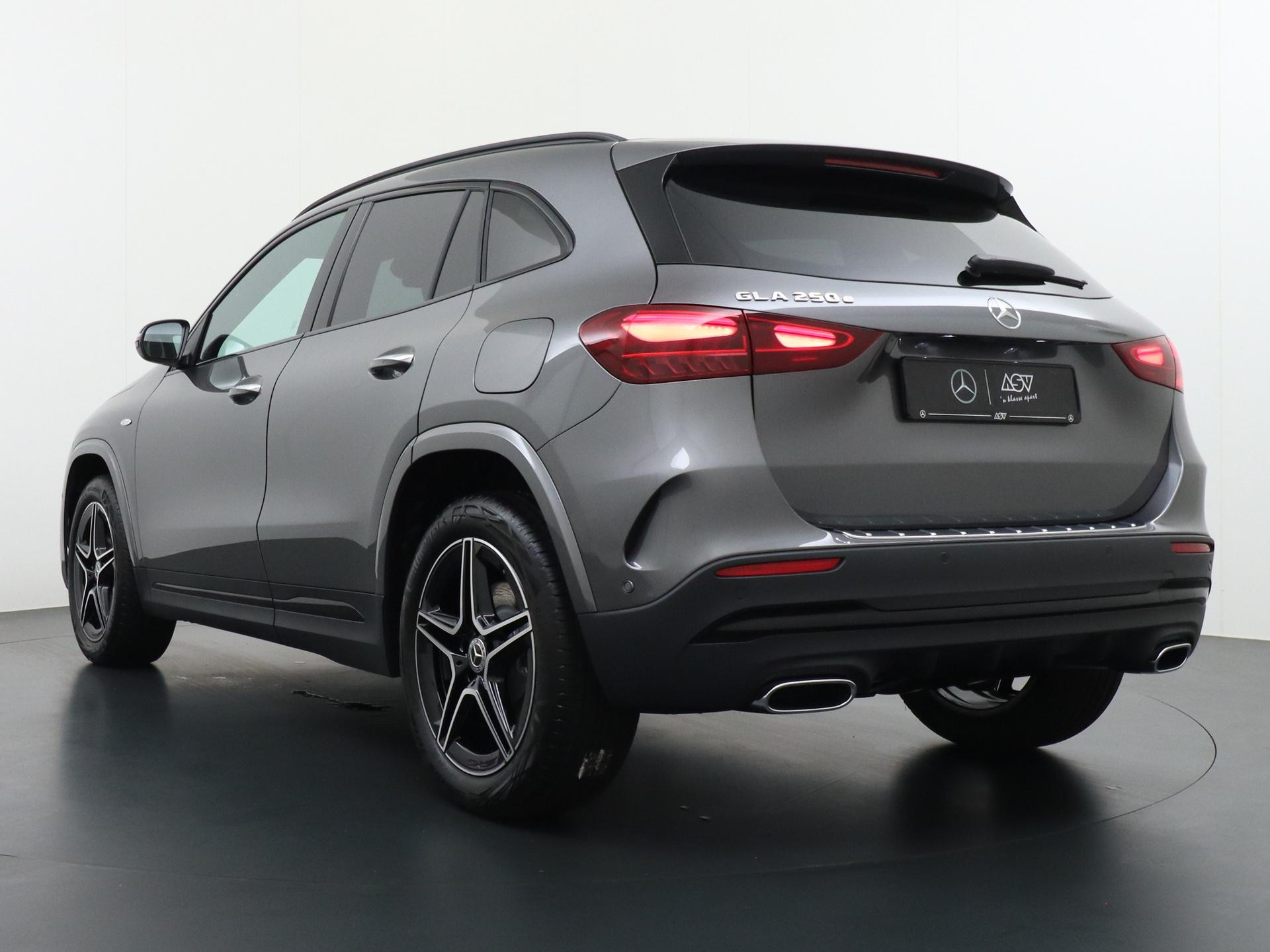 Mercedes-Benz GLA 250 e Business Solution AMG 4