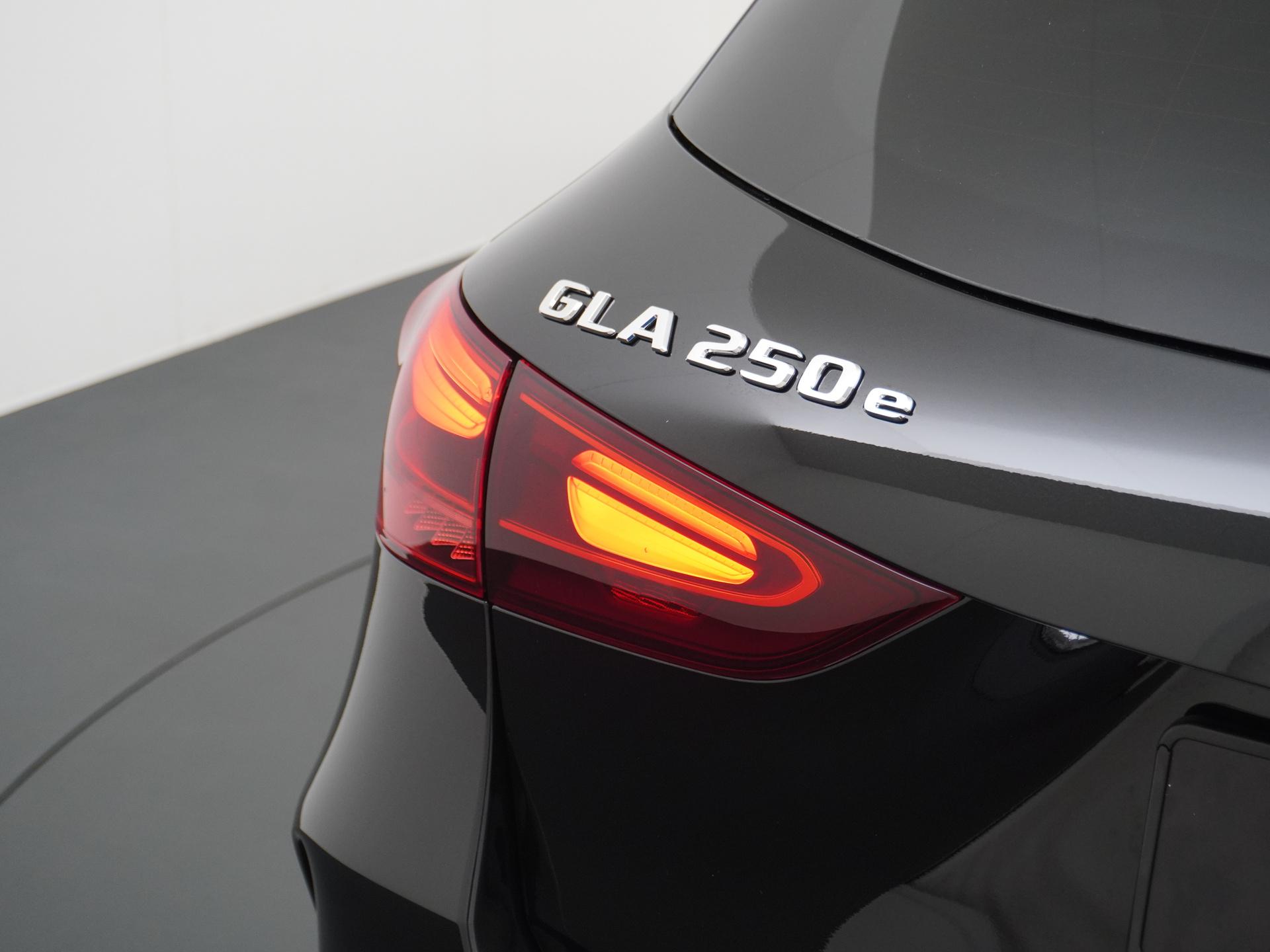 Mercedes-Benz GLA 250 e Business Solution AMG 11