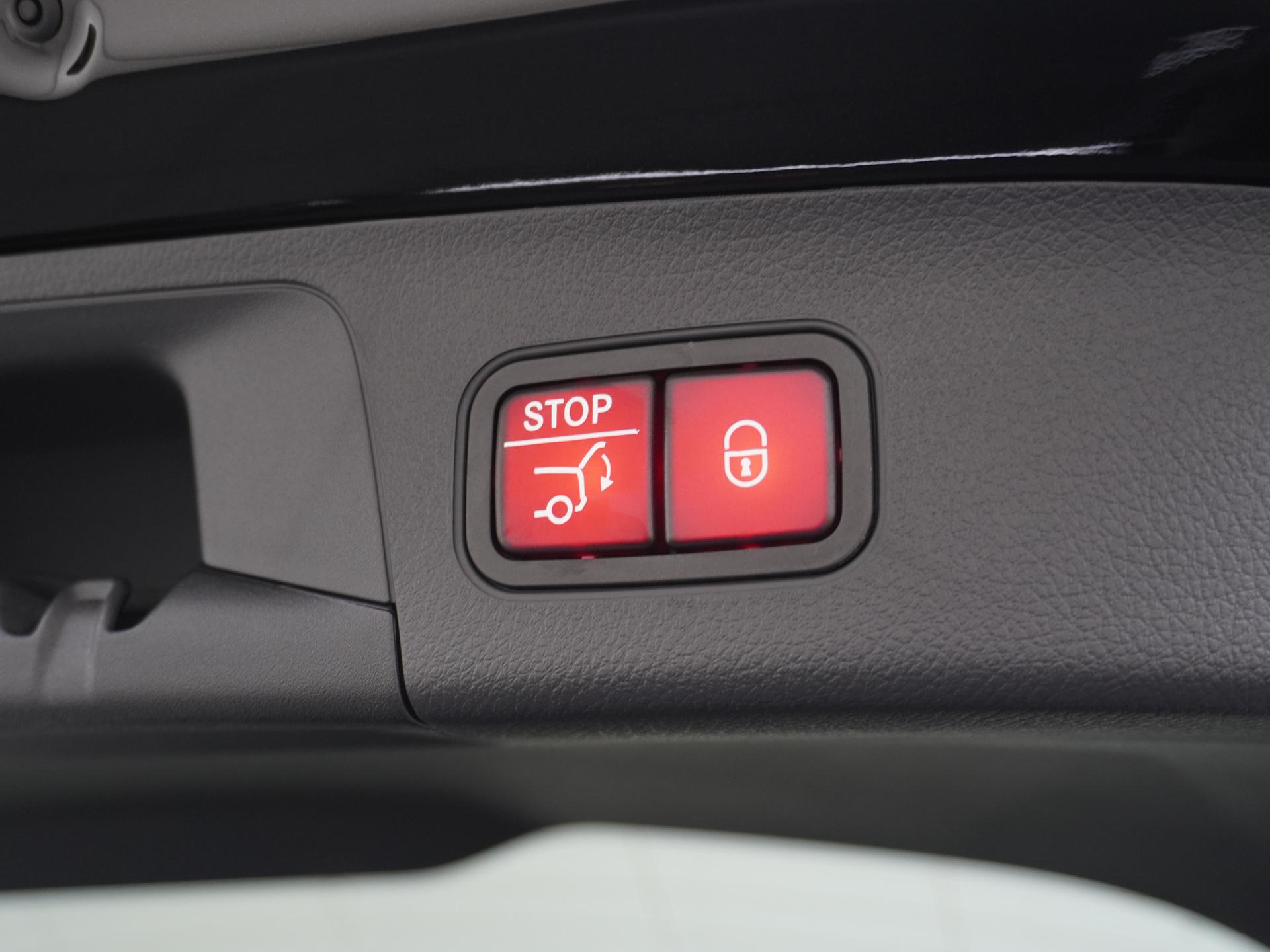 Mercedes-Benz GLA 250 e Business Solution AMG 13