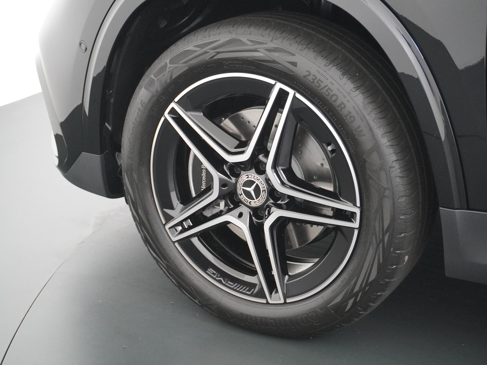 Mercedes-Benz GLA 250 e Business Solution AMG 14