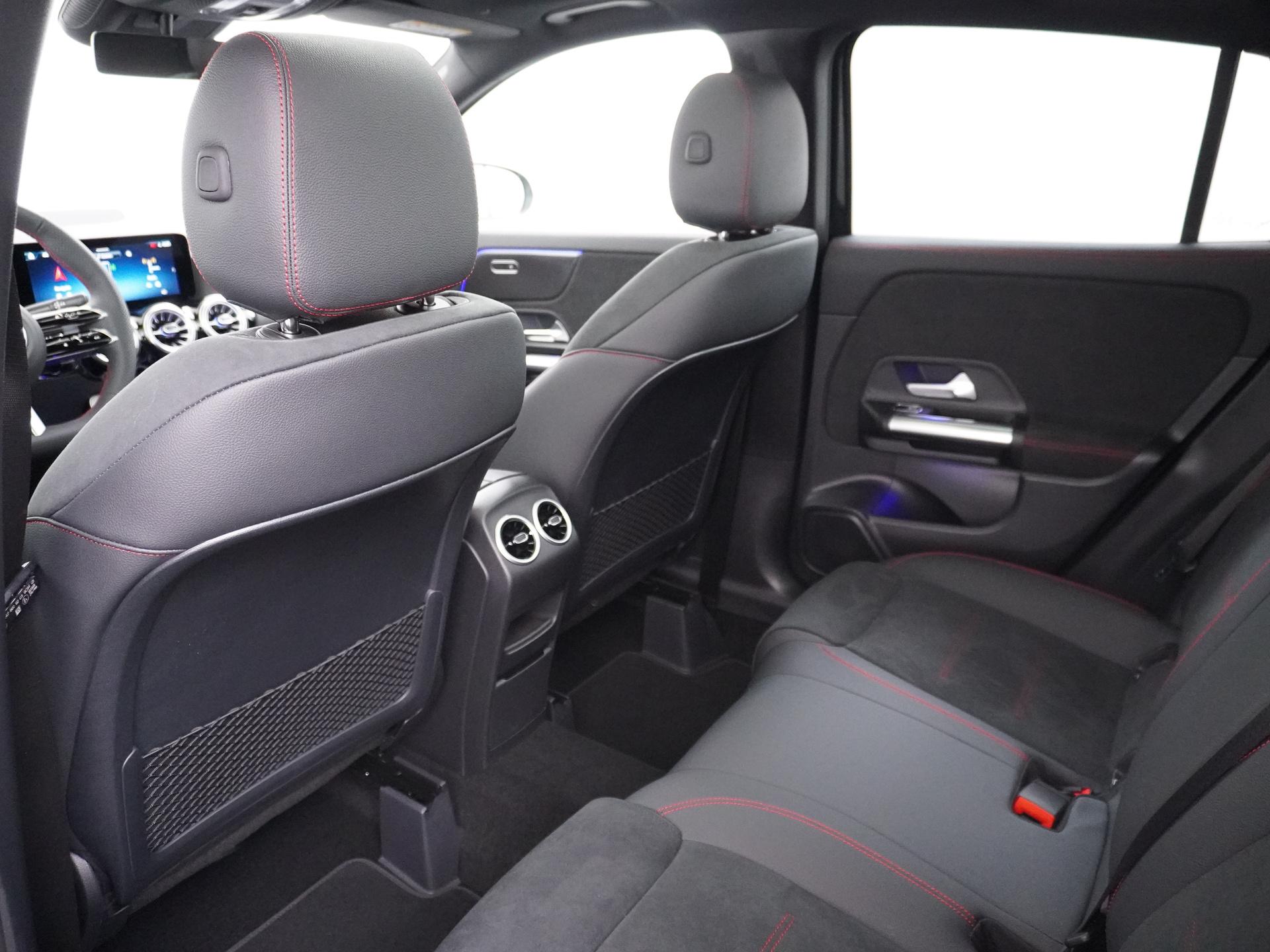 Mercedes-Benz GLA 250 e Business Solution AMG 21