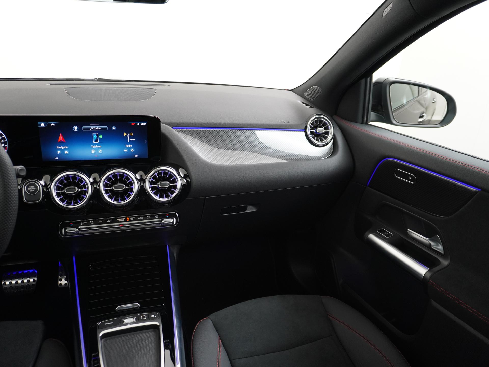 Mercedes-Benz GLA 250 e Business Solution AMG 26