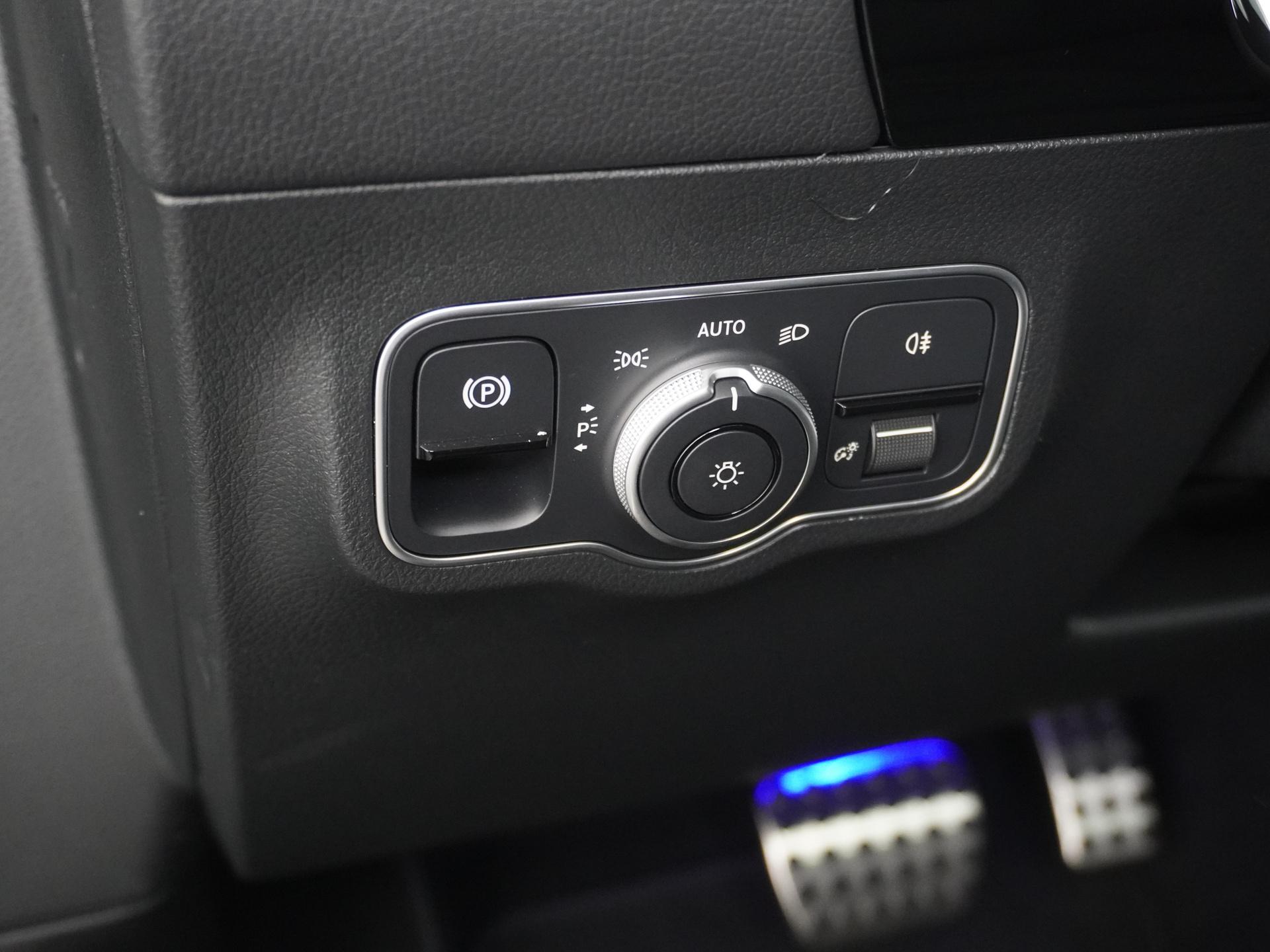 Mercedes-Benz GLA 250 e Business Solution AMG 27